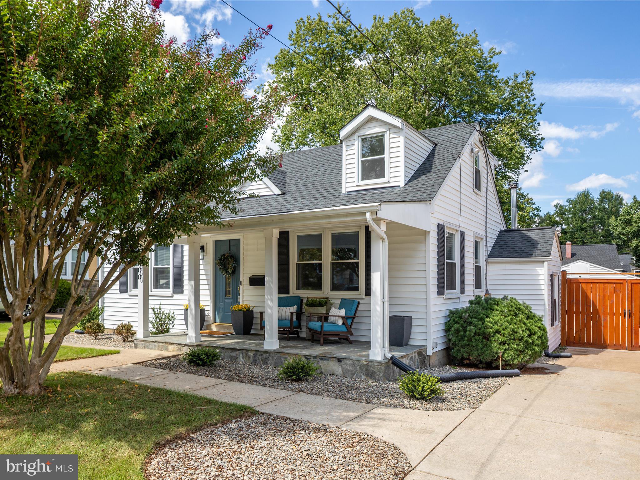 WEST LAWN - Residential