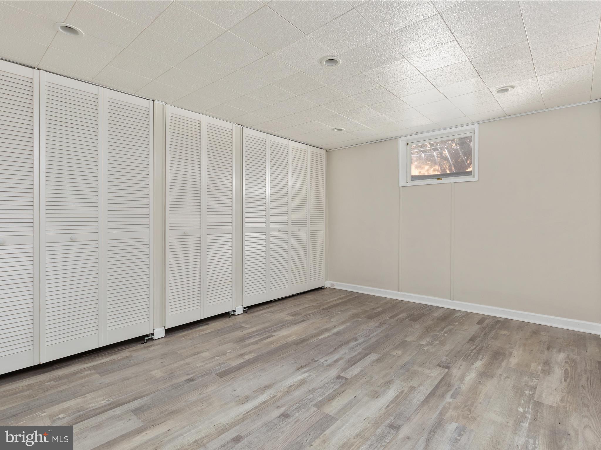 WEST LAWN - Residential