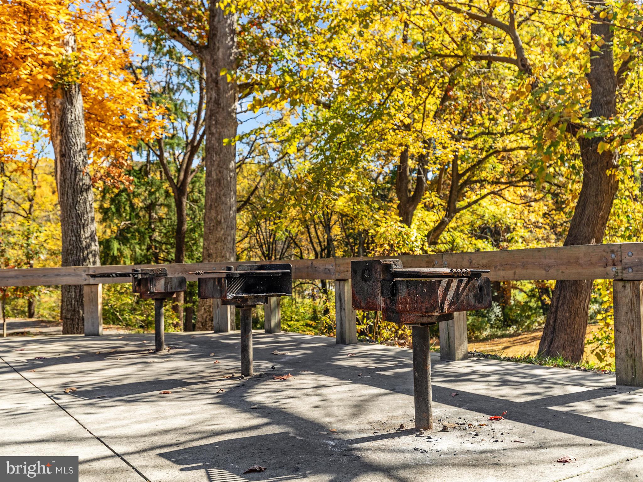 WEST LAWN - Residential