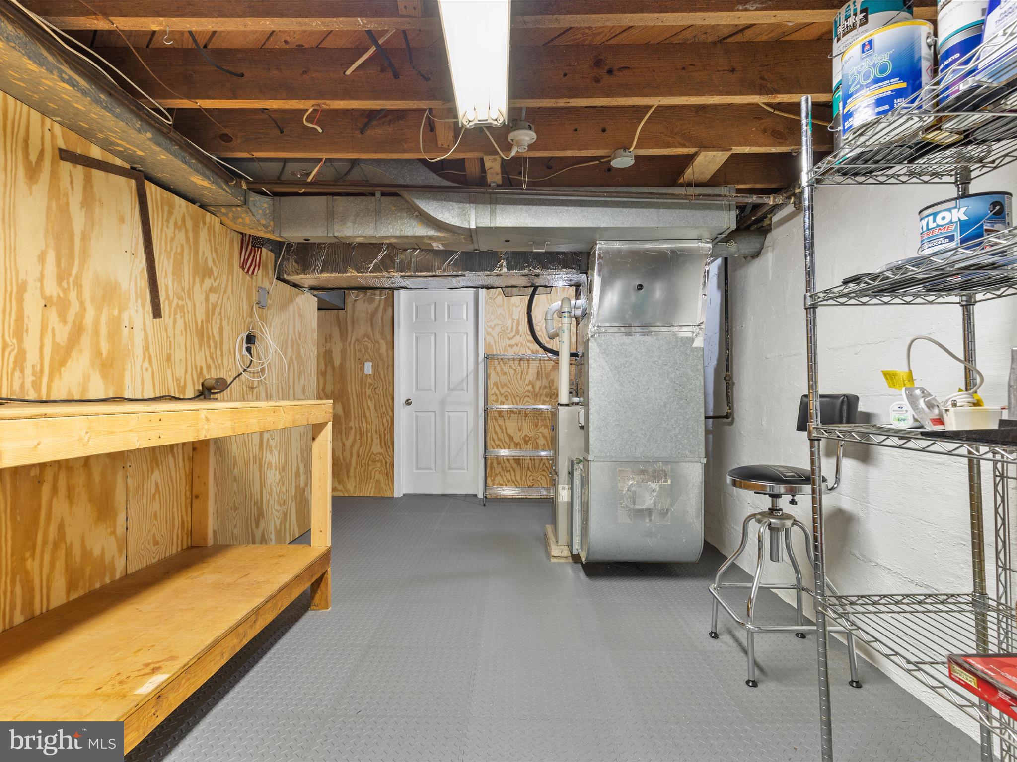 WEST LAWN - Residential