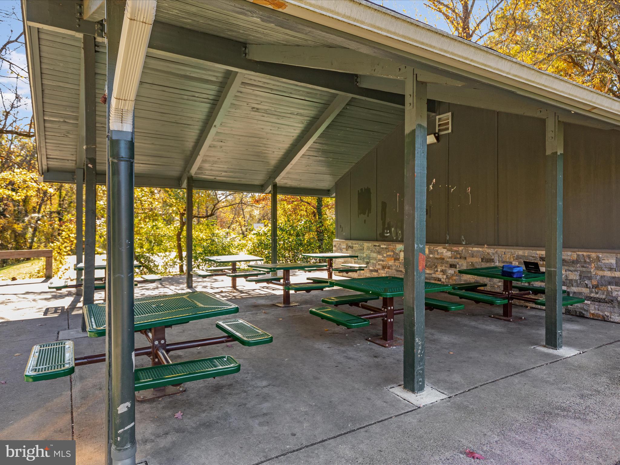 WEST LAWN - Residential