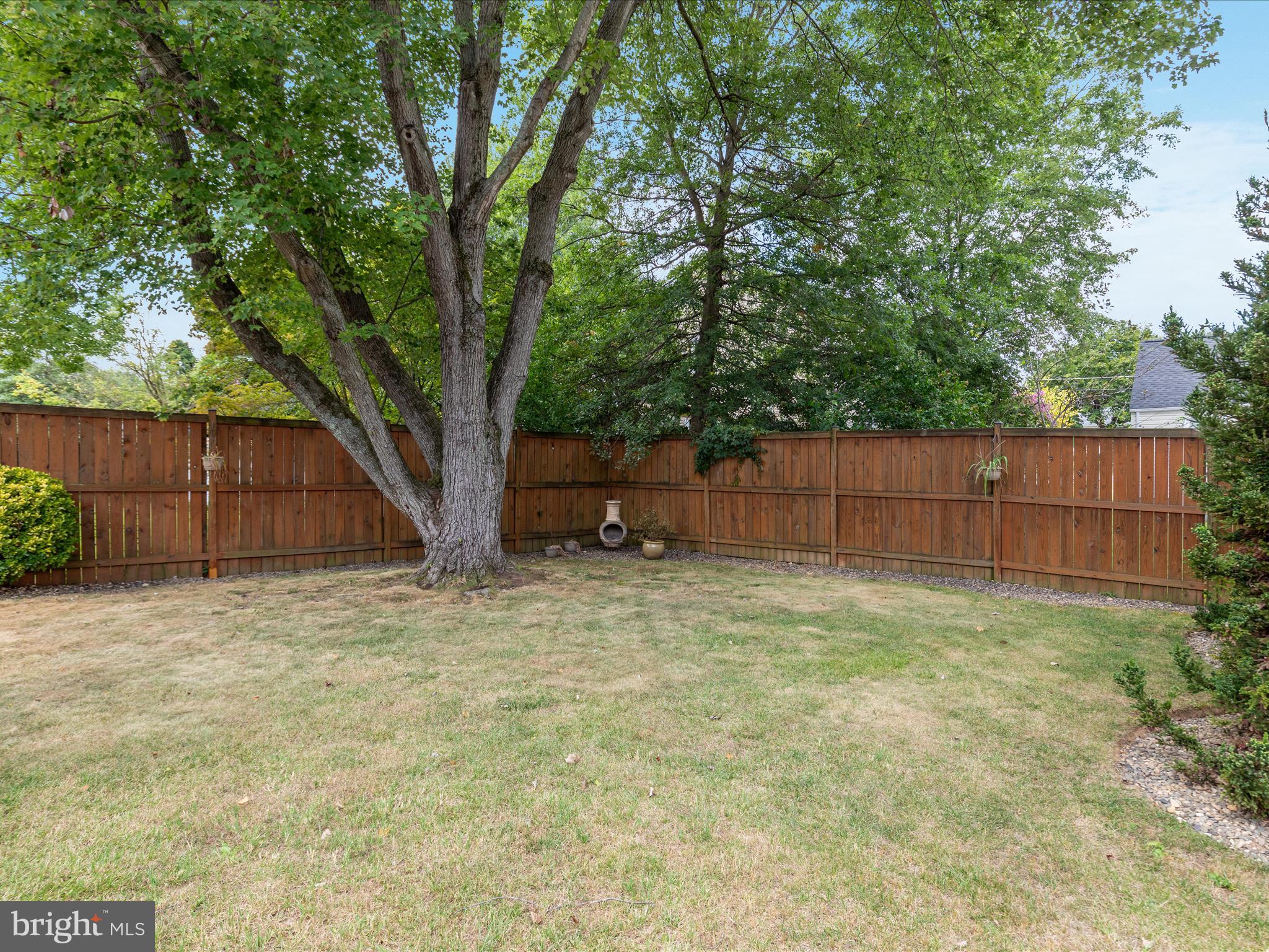 WEST LAWN - Residential