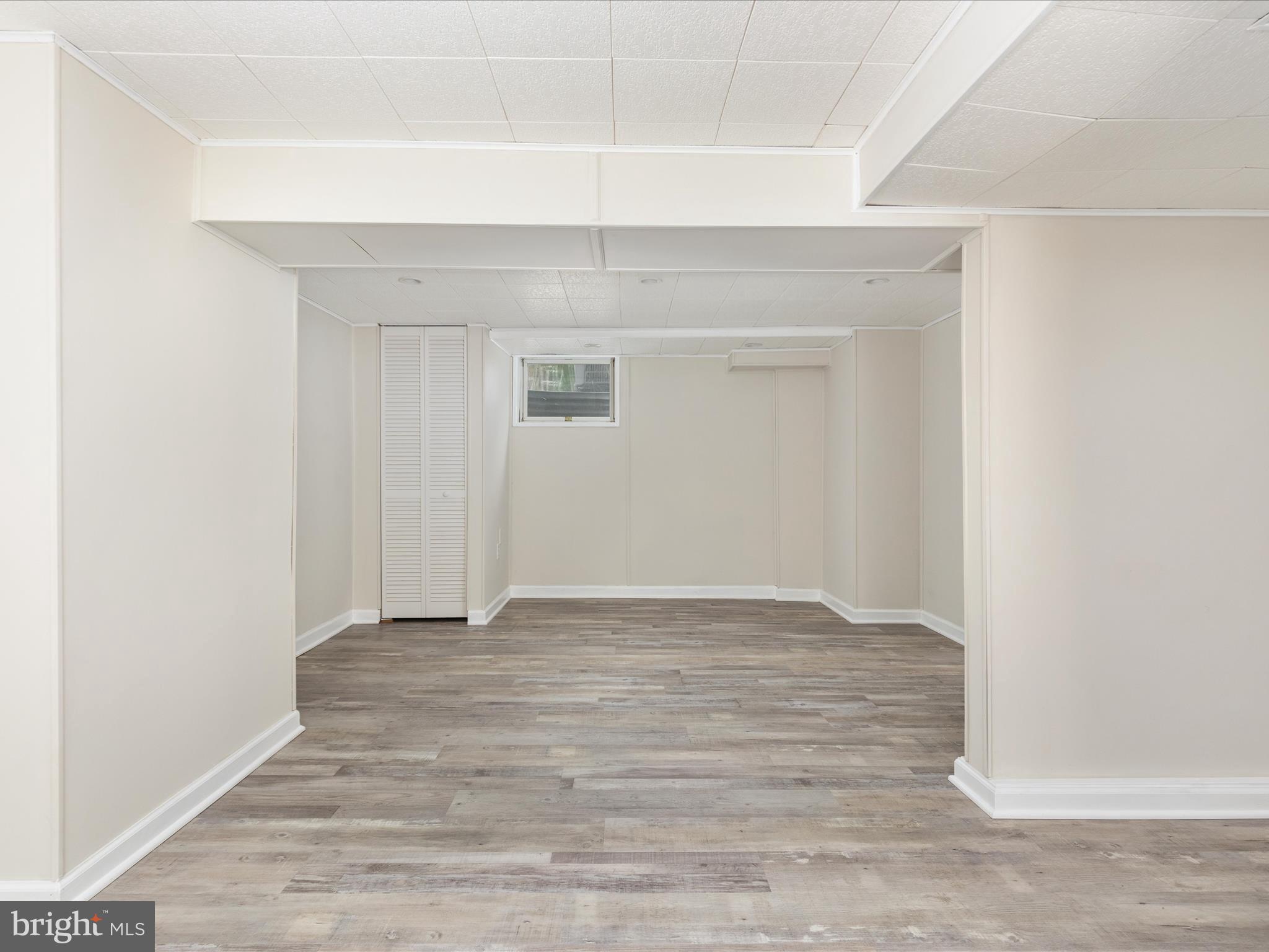 WEST LAWN - Residential