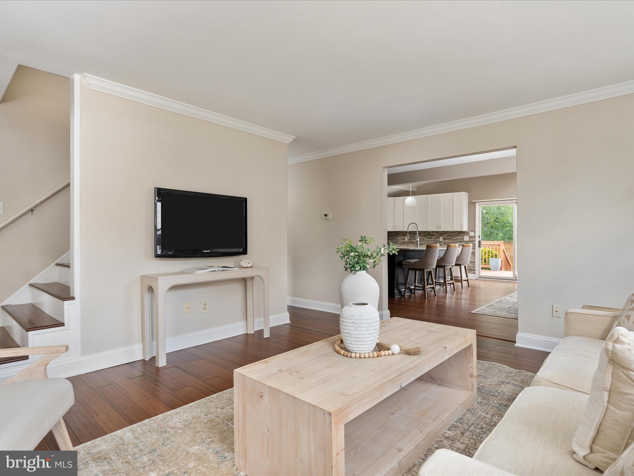 WEST LAWN - Residential