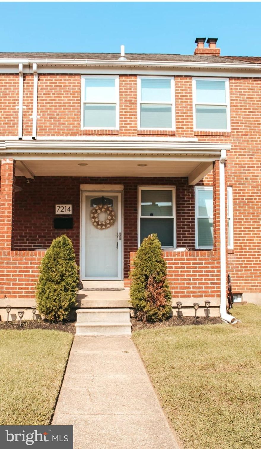 Wow! Come take a look at this beaut! MOVE IN READY!! Homeowner has made this house into a home with such a warm touch throughout!
Renovated 3 Bedroom 2 Bath Interior Town Home. NEWER Gourmet Kitchen with granite countertops and Stainless steel appliance and LOTS of cabinets and counter space. And a wet bar! Refinished Hardwood Floors on Main and 2nd Levels, Newer Carpet on Lower Level, Freshly Painted, Large Rec Room and 2nd FULL bathroom in the Fully Finished Lower Level. Plenty of Storage, Newer Roof, New HVAC 2018, New Windows, 2018, Tankless Water Heater, Ceramic Tile Flooring in the Kitchen and Bathrooms, Bathroom have Full Tile Surround with accent tiles.  Parking in rear! Make your appointment today - This one wont last long.