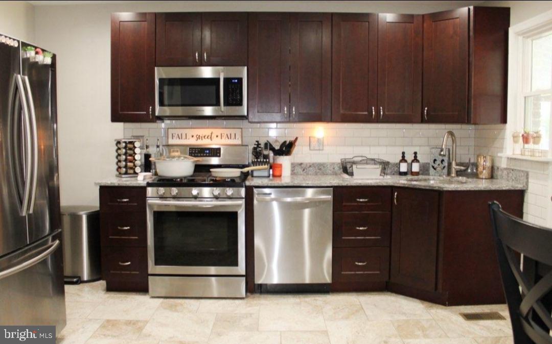 EASTWOOD - Residential