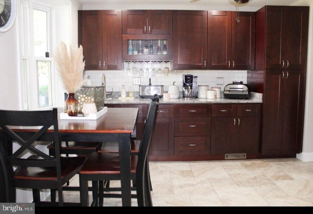 EASTWOOD - Residential