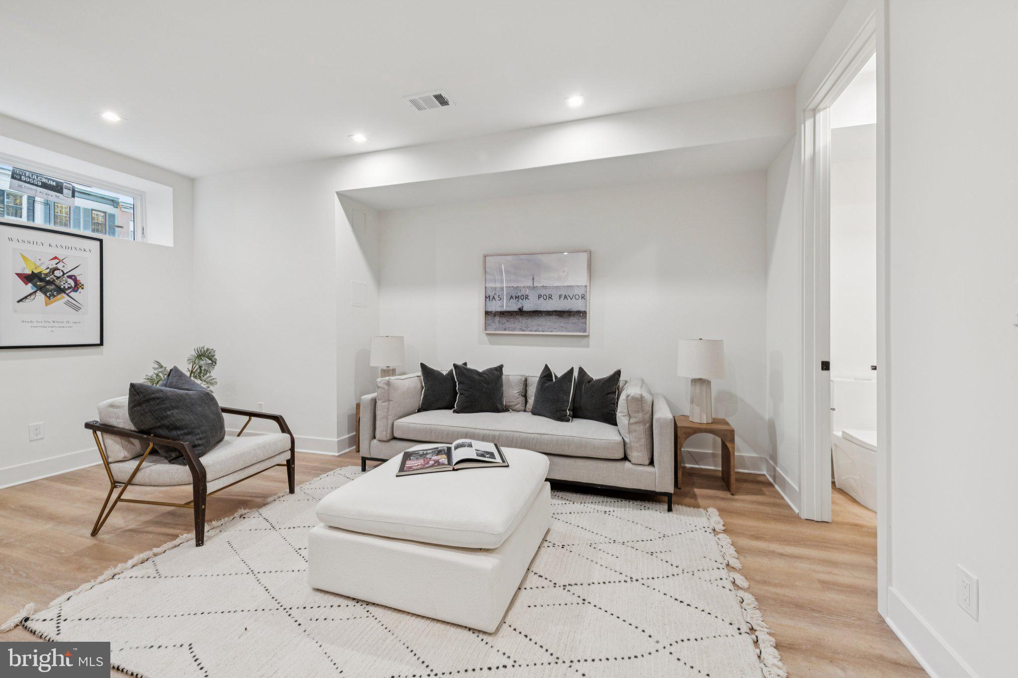 FOGGY BOTTOM - Residential