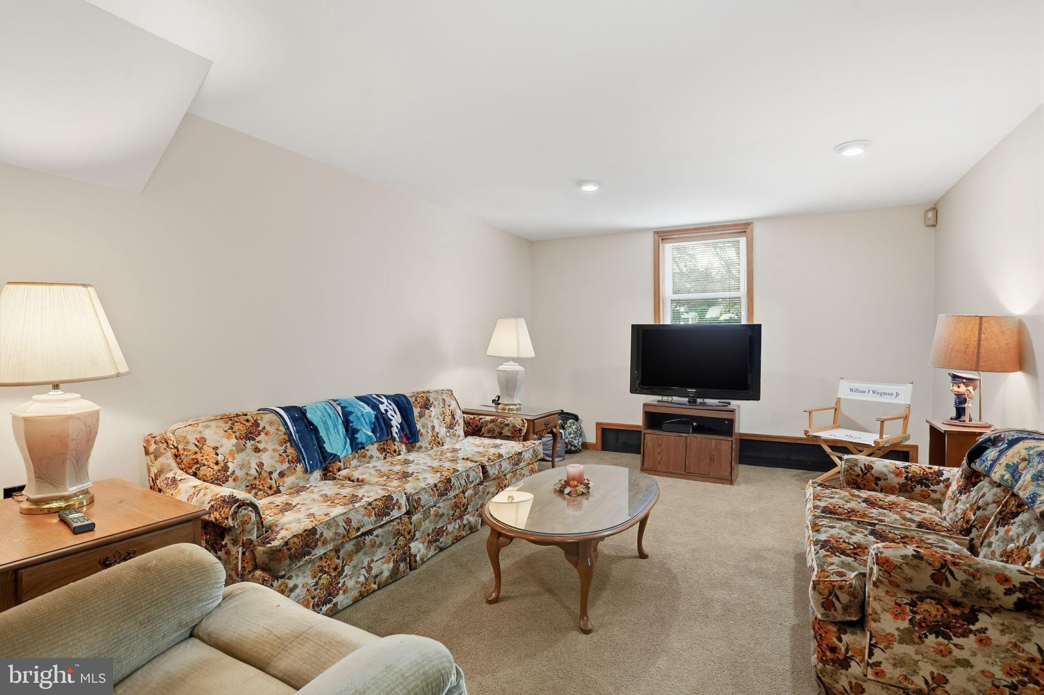 FEASTERVILLE HGTS - Residential