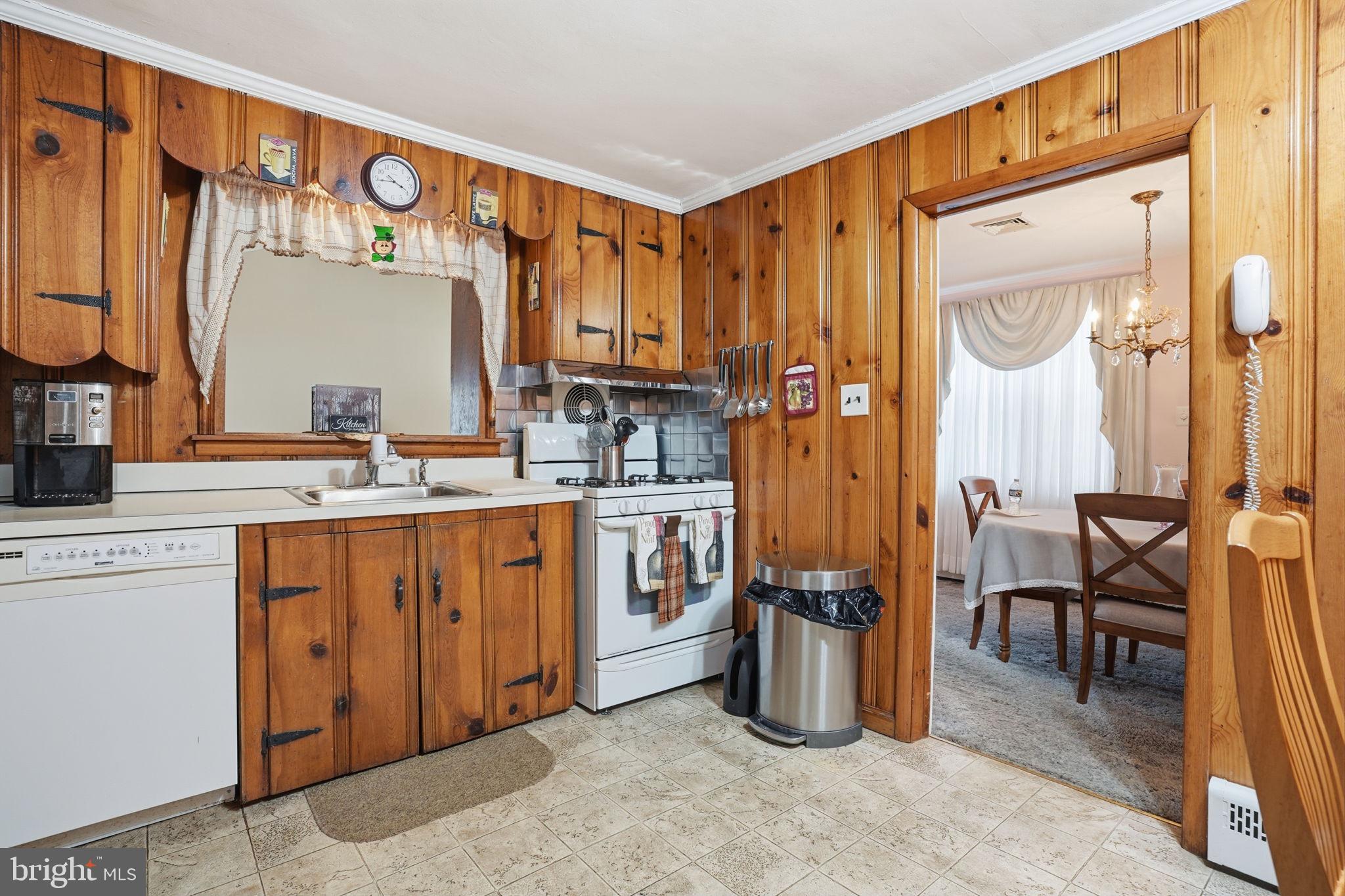 FEASTERVILLE HGTS - Residential