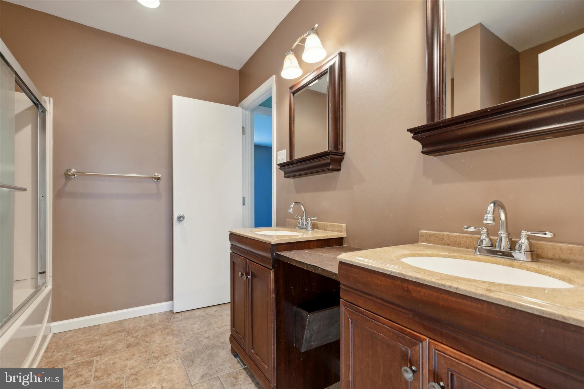 OXFORD OF BLUE BELL - Residential Lease