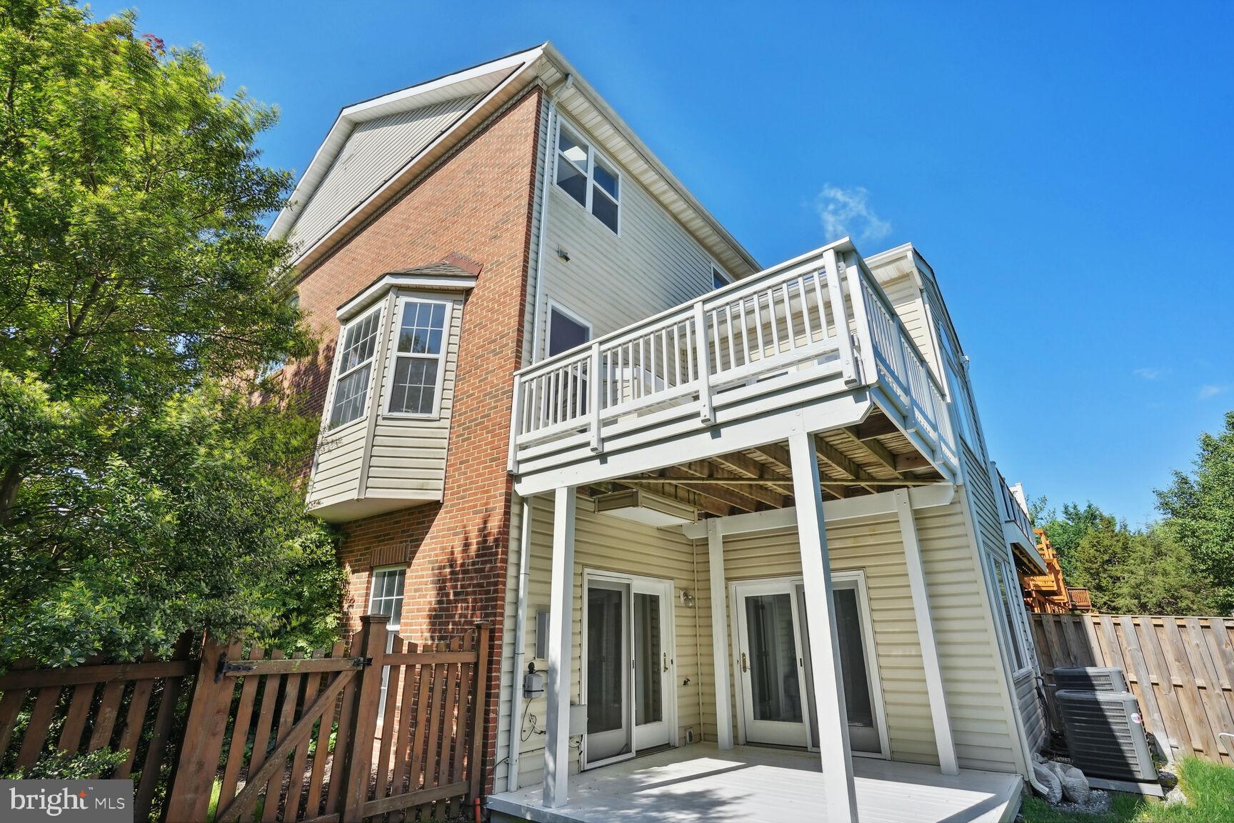 FARMWELL HUNT - Residential