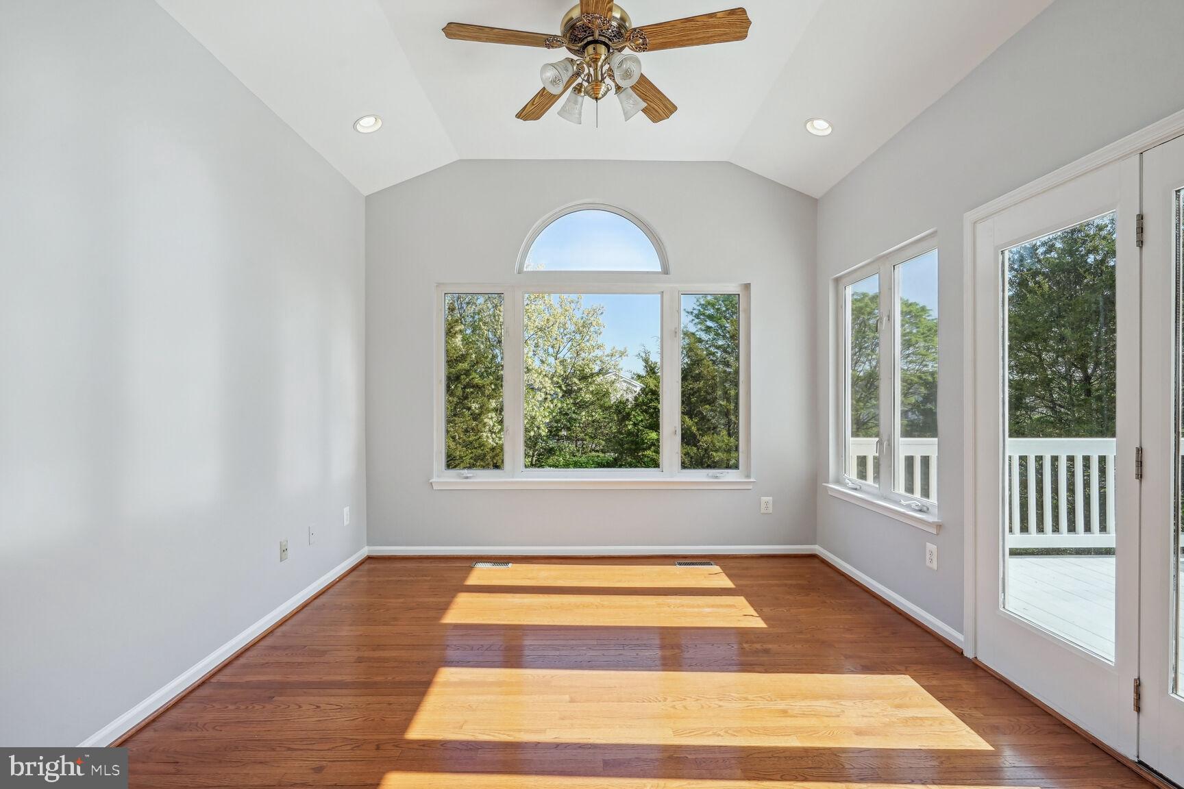 FARMWELL HUNT - Residential