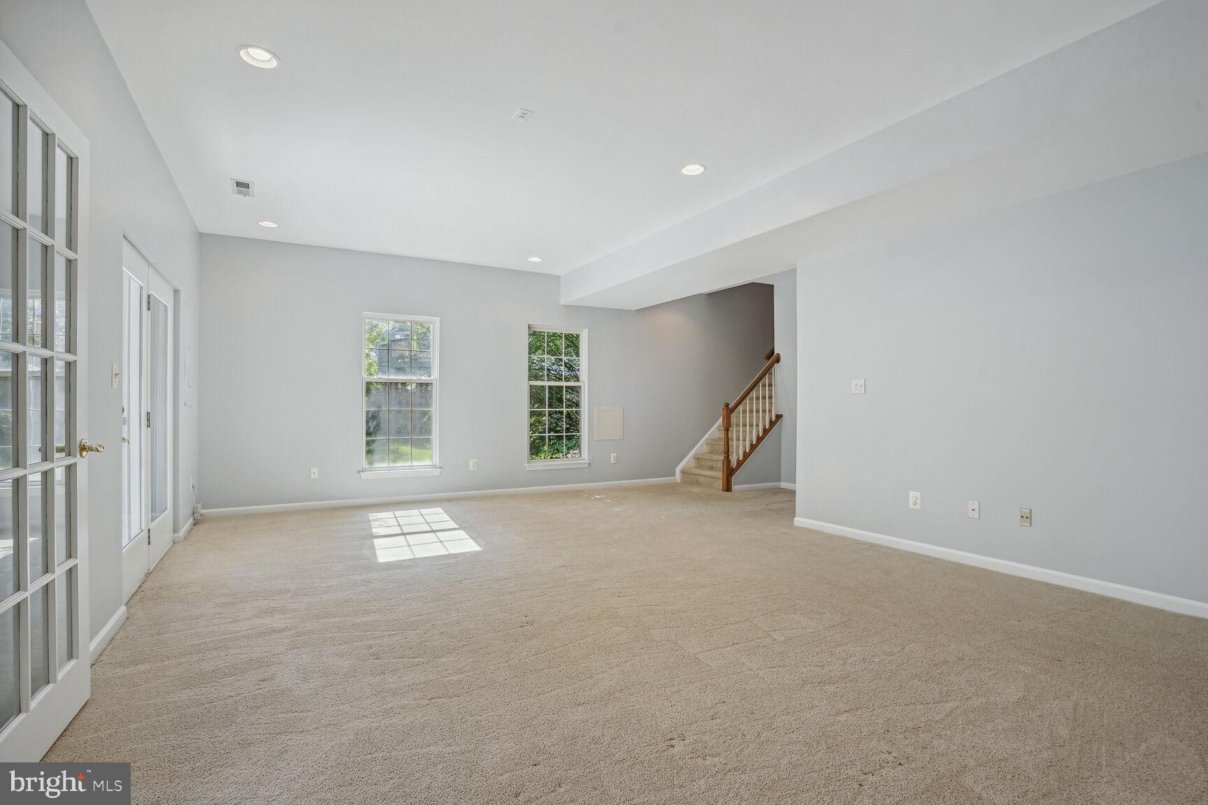 FARMWELL HUNT - Residential