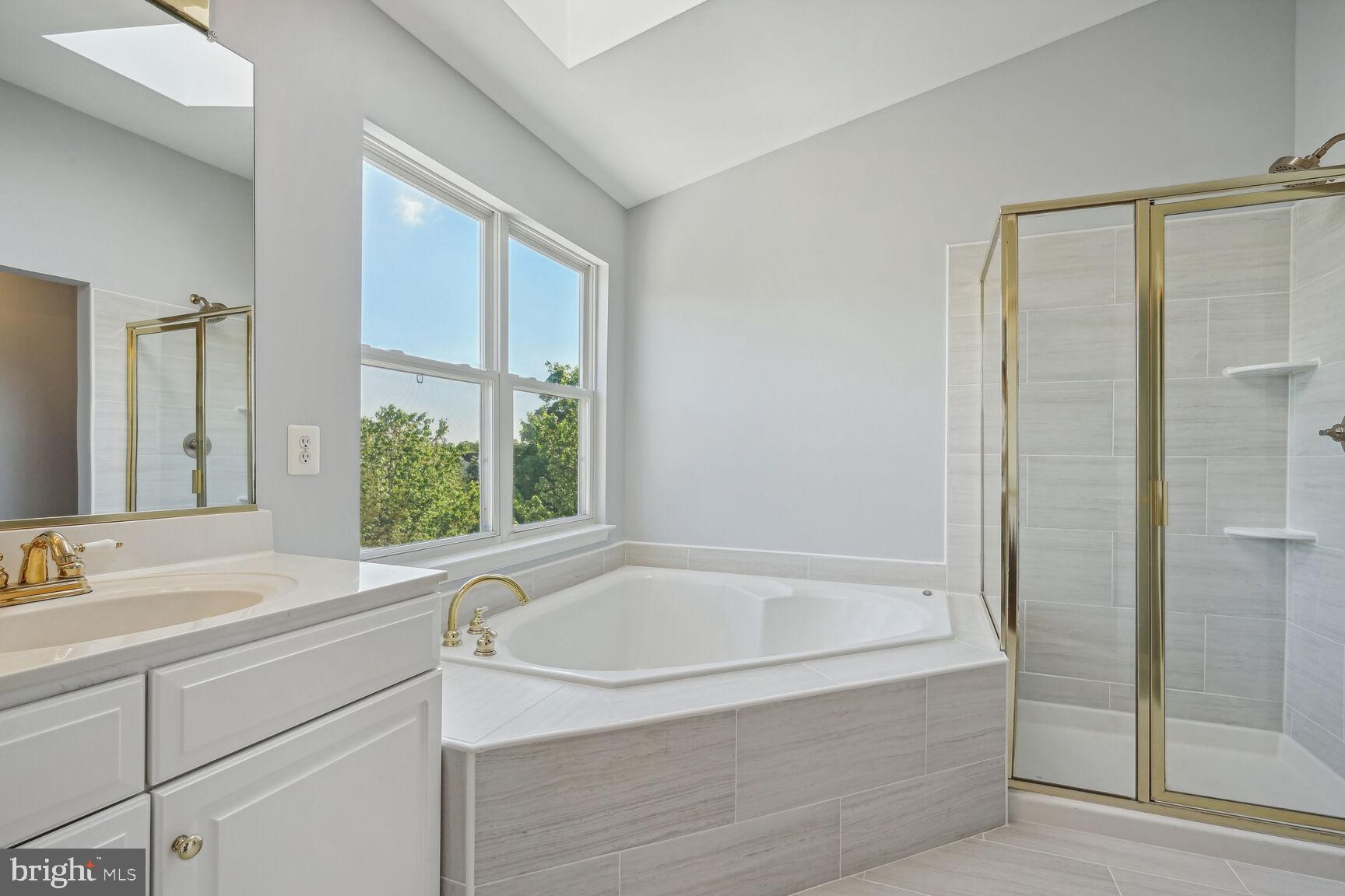 FARMWELL HUNT - Residential