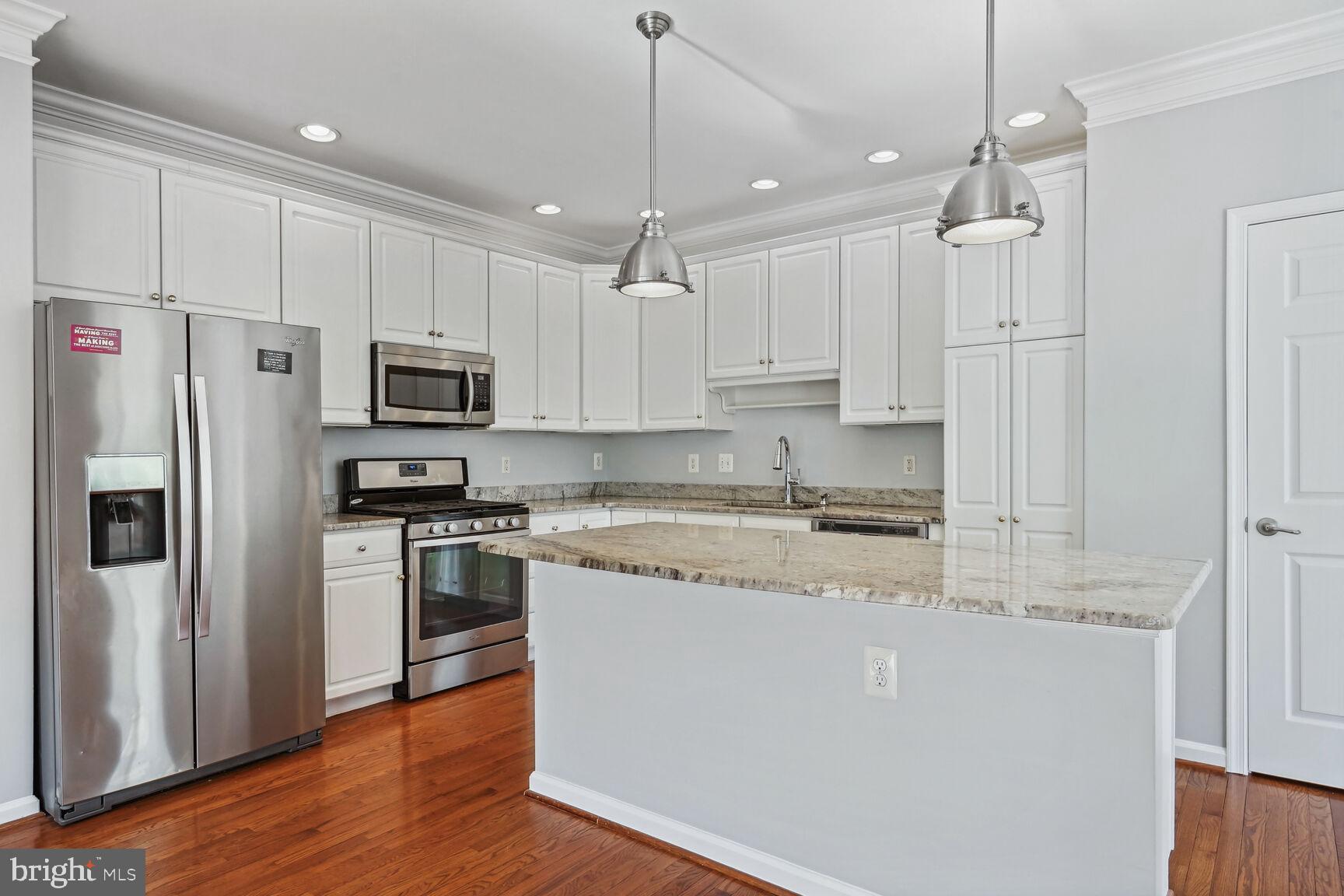 FARMWELL HUNT - Residential