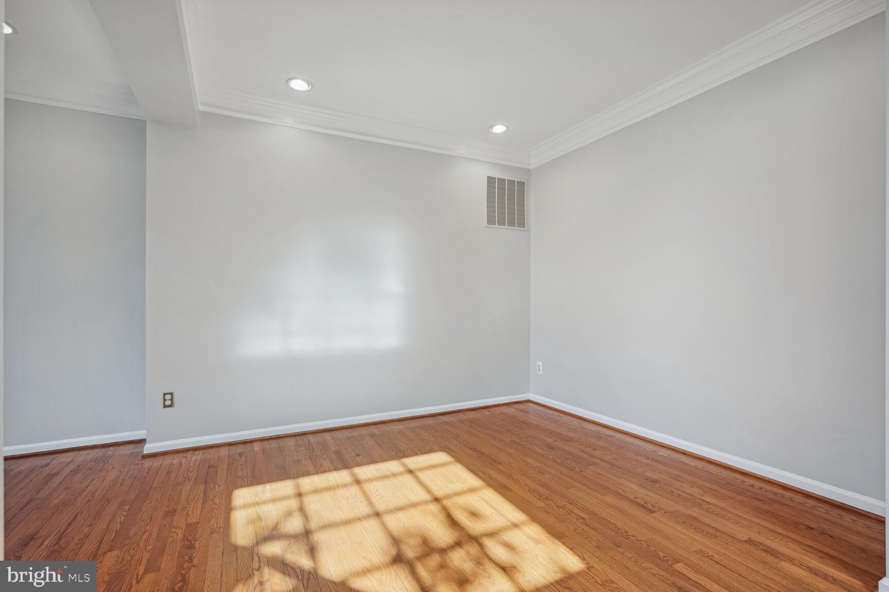 FARMWELL HUNT - Residential