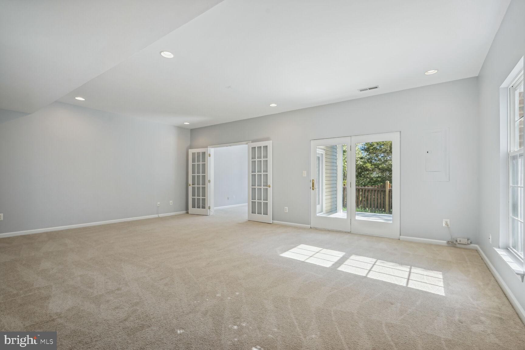 FARMWELL HUNT - Residential