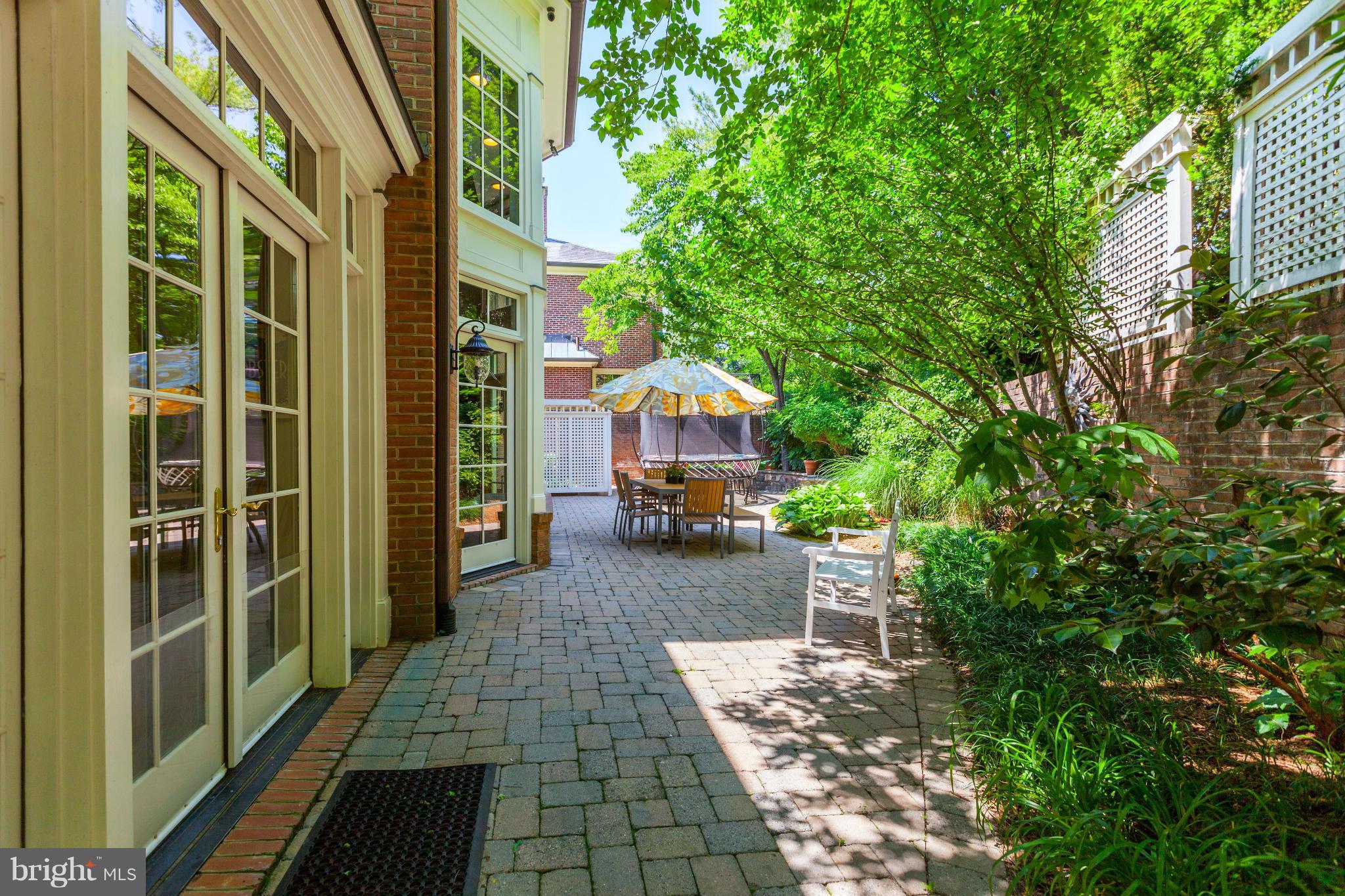 WESTMORELAND HILLS - Residential