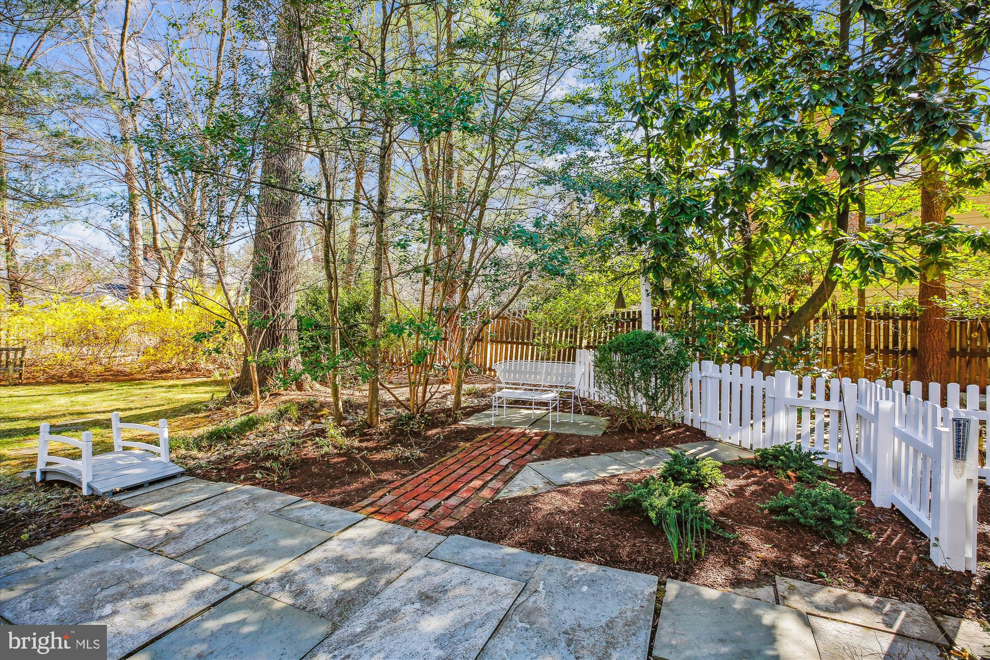 RIVER FALLS - Residential