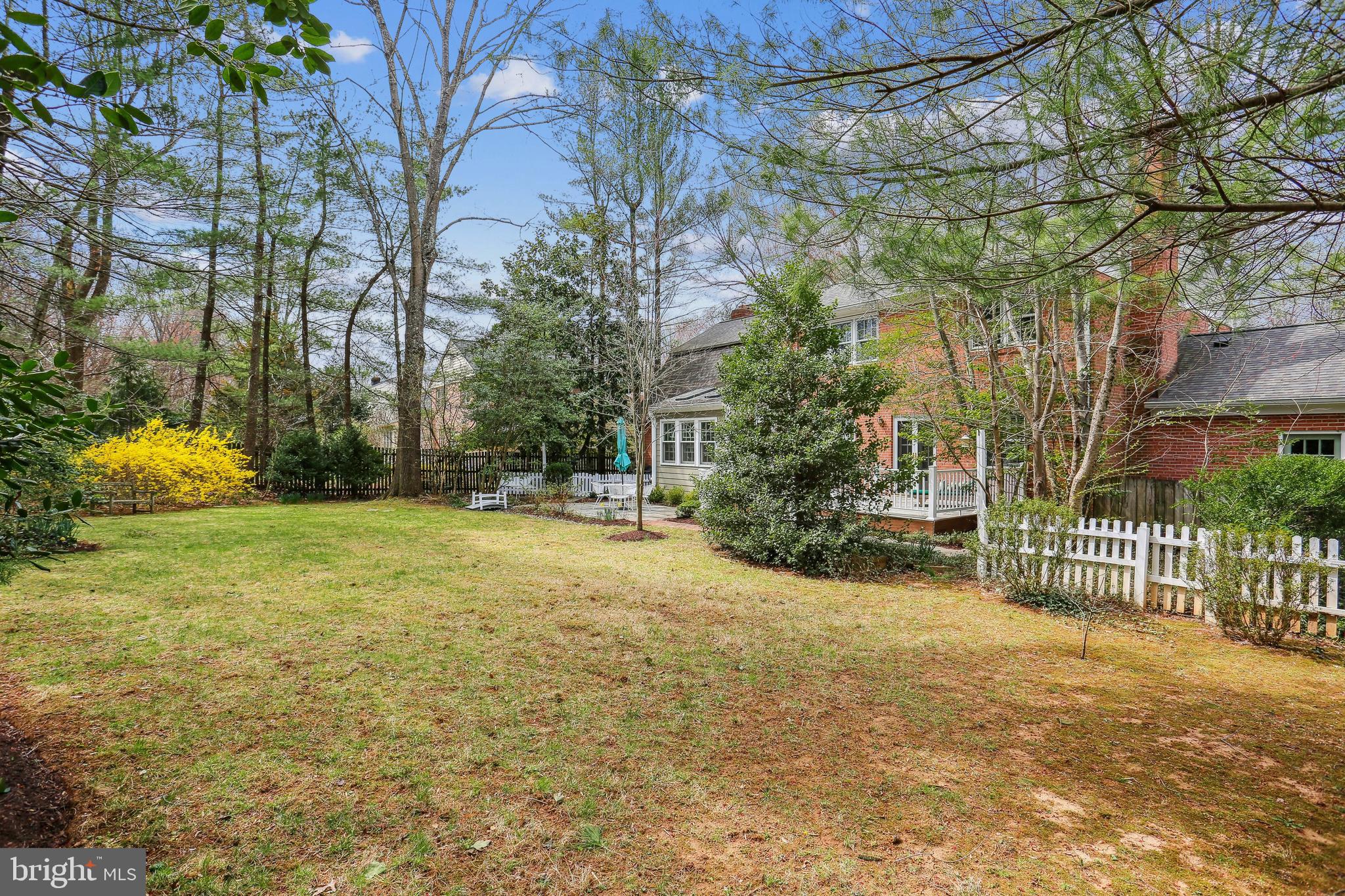 RIVER FALLS - Residential