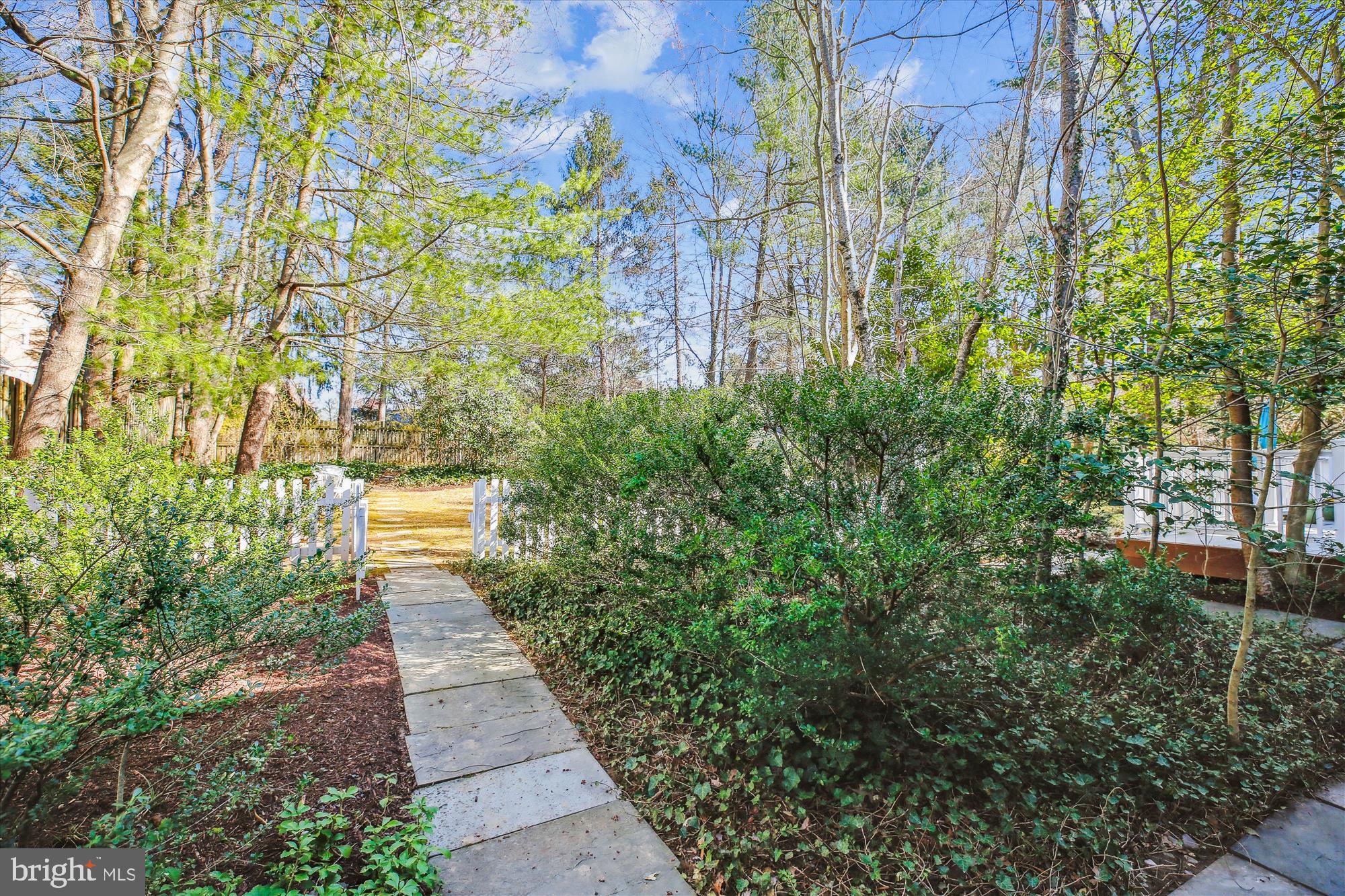 RIVER FALLS - Residential