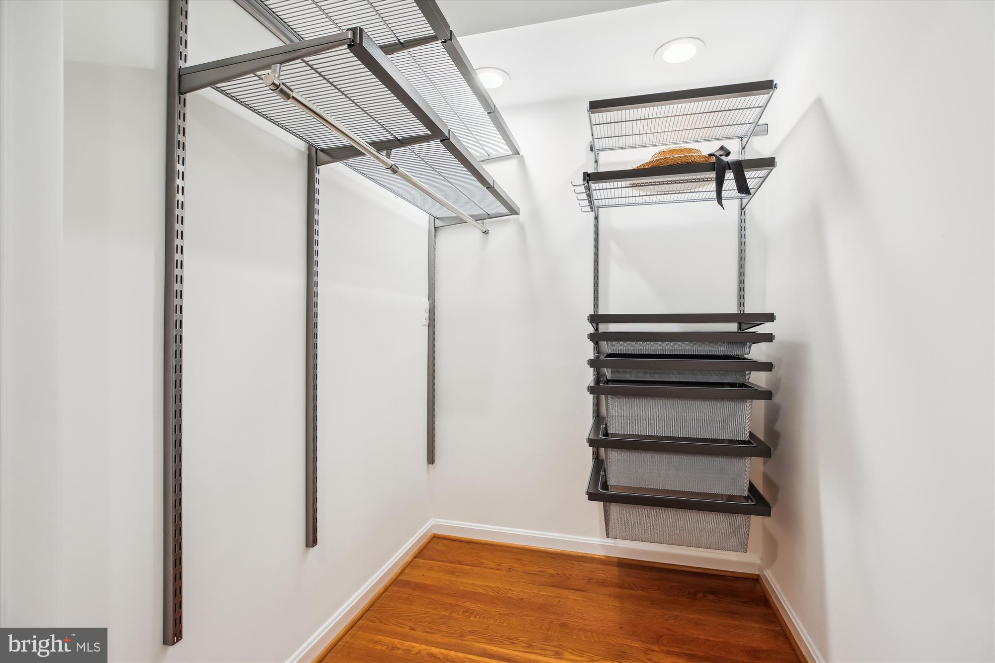 RIVER FALLS - Residential