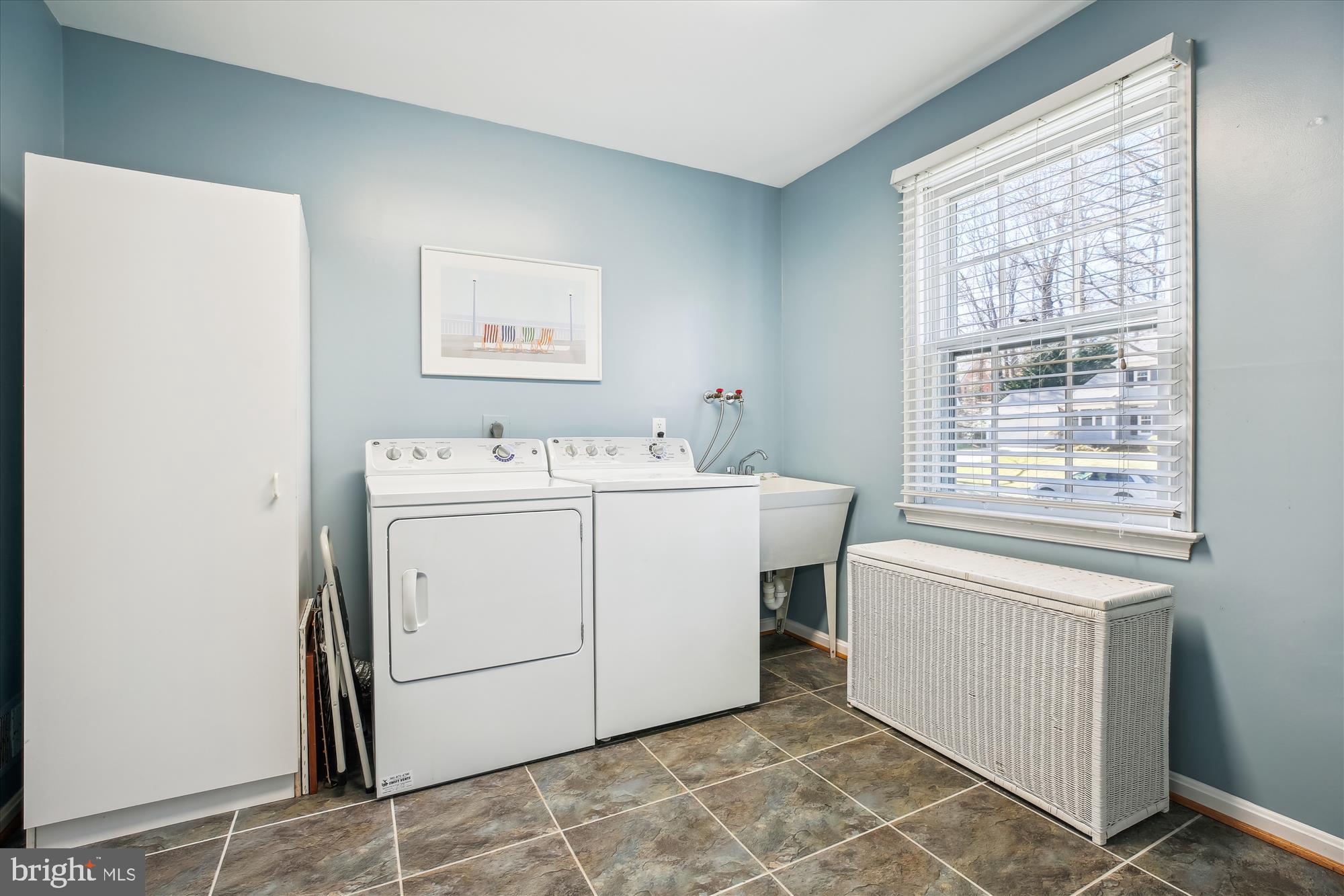 RIVER FALLS - Residential