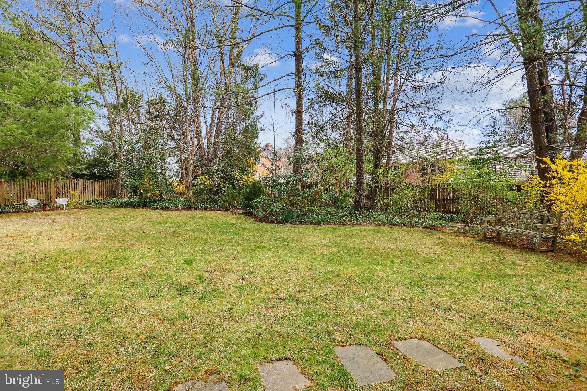 RIVER FALLS - Residential