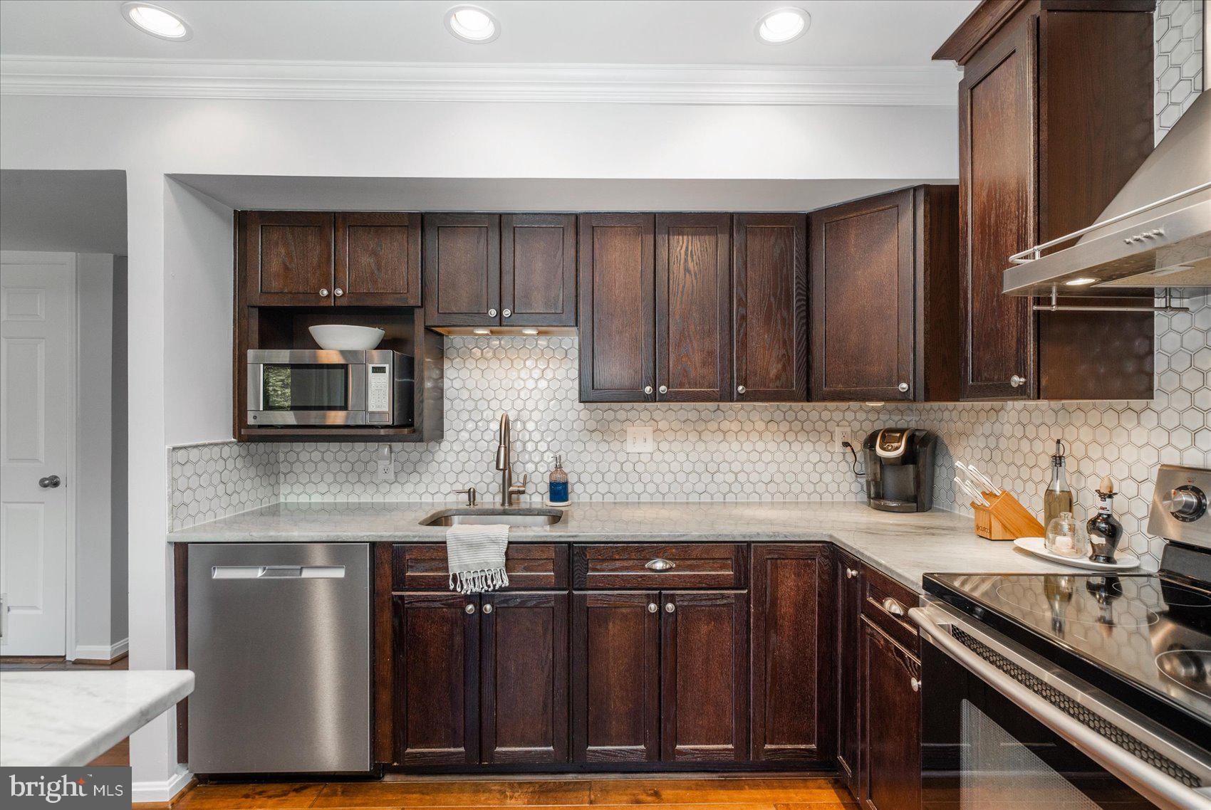 SHARONDALE EAST - Residential