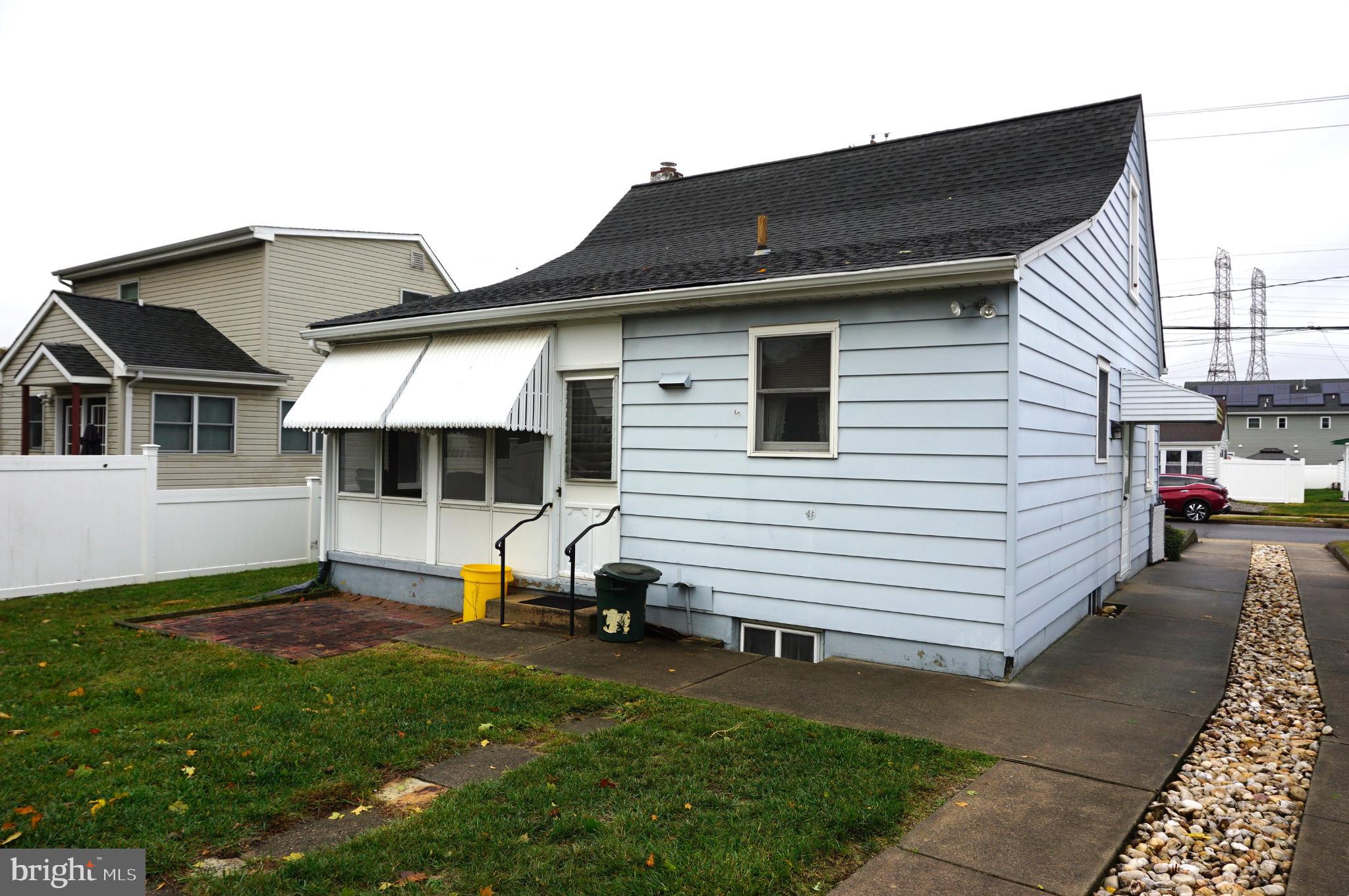 252 CHURCHILL AVENUE