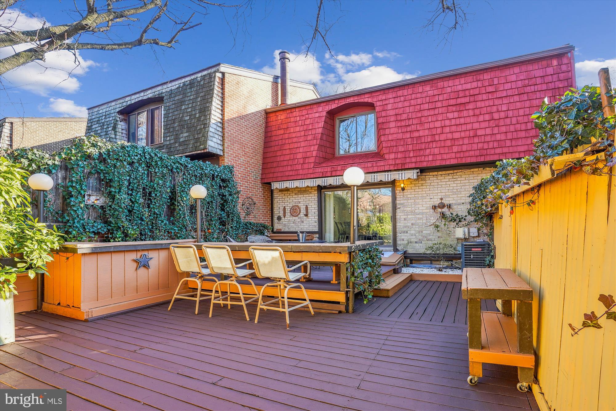 BRISTOW VILLAGE - Residential