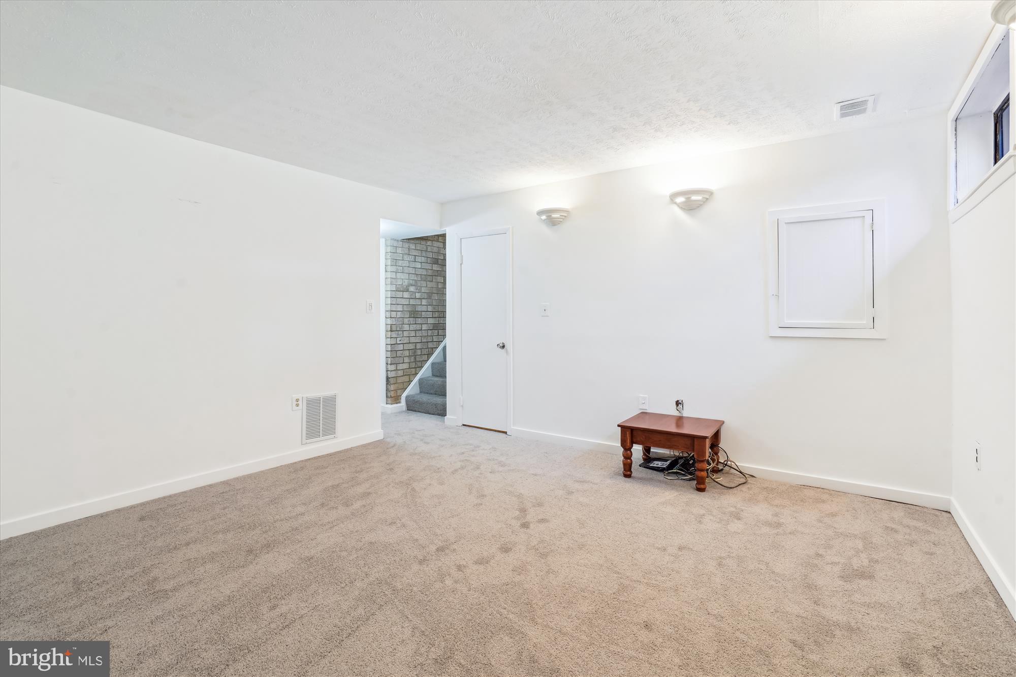 BRISTOW VILLAGE - Residential
