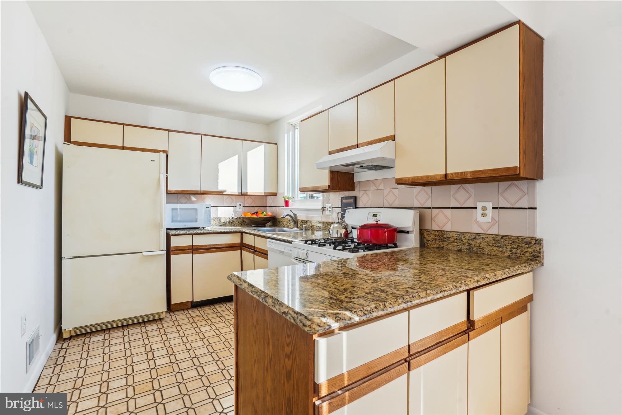 BRISTOW VILLAGE - Residential
