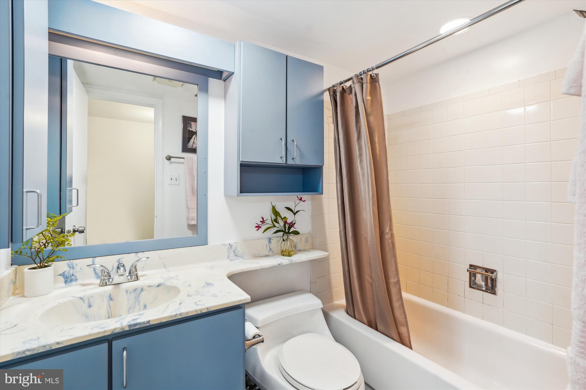 BRISTOW VILLAGE - Residential