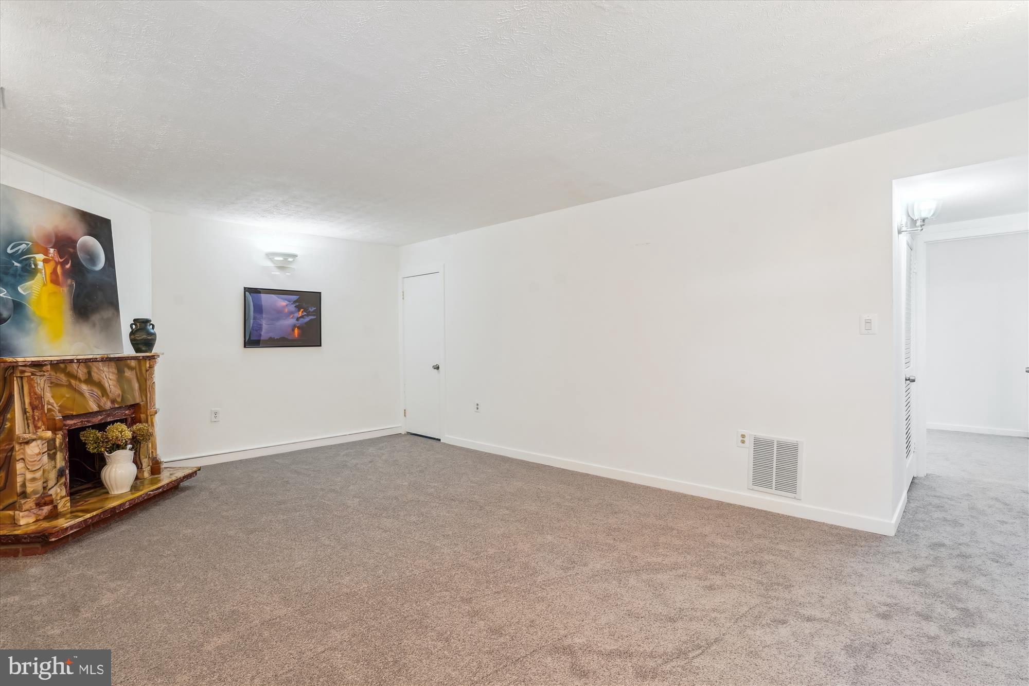 BRISTOW VILLAGE - Residential