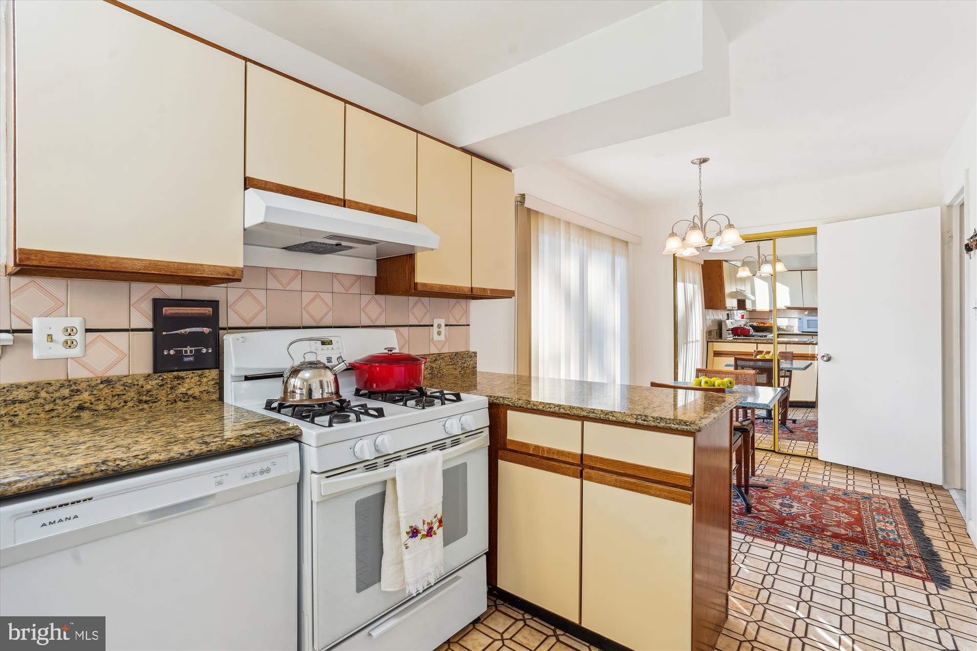 BRISTOW VILLAGE - Residential