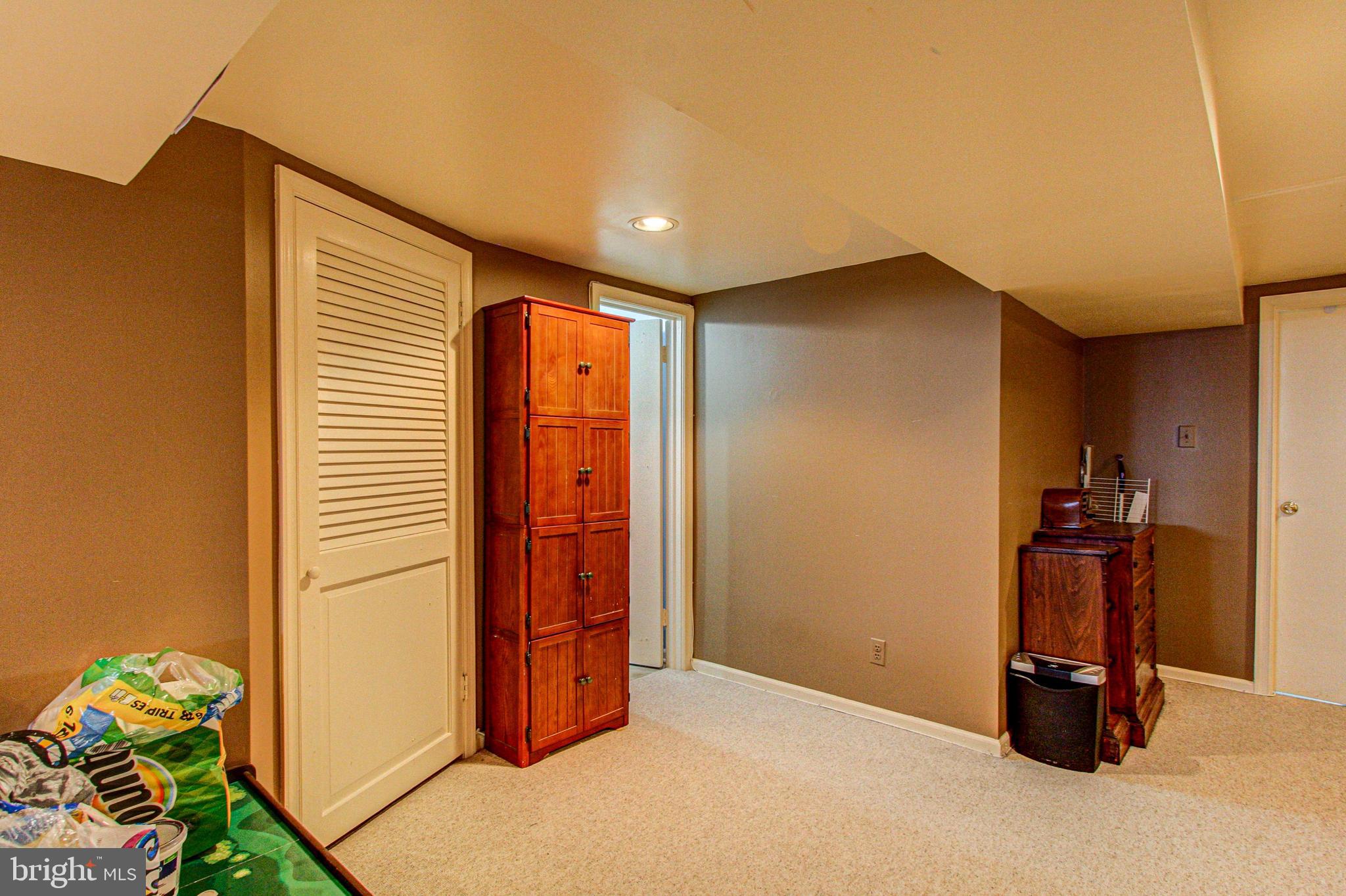 FOX CHASE - Residential