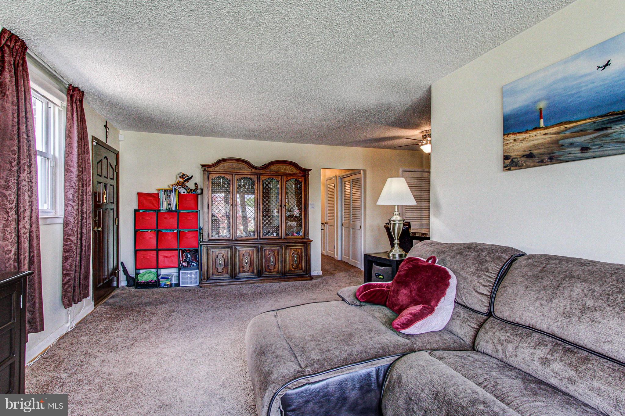 FOX CHASE - Residential