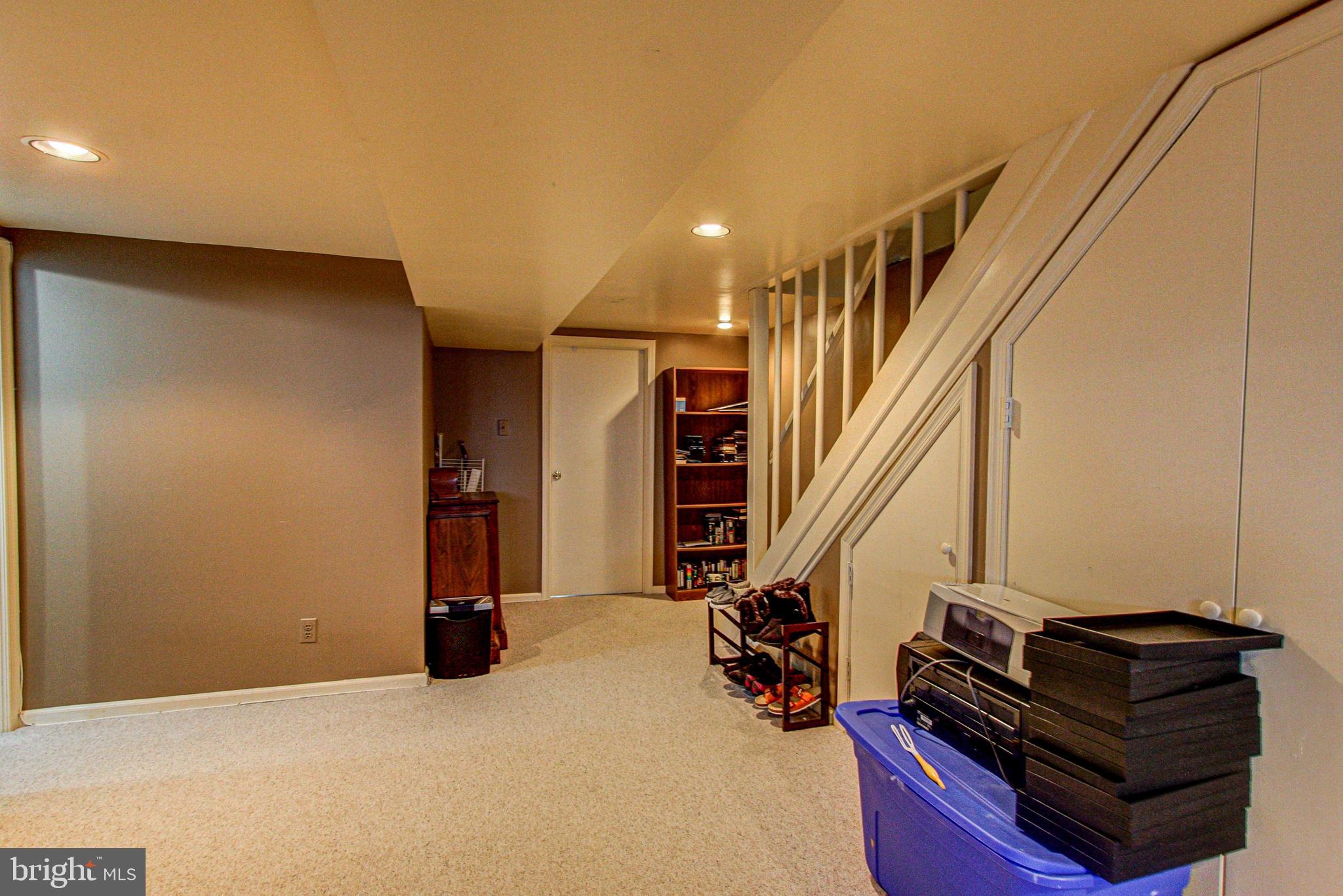 FOX CHASE - Residential