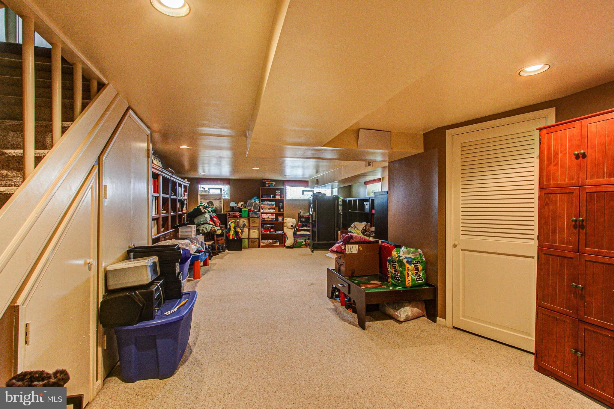 FOX CHASE - Residential