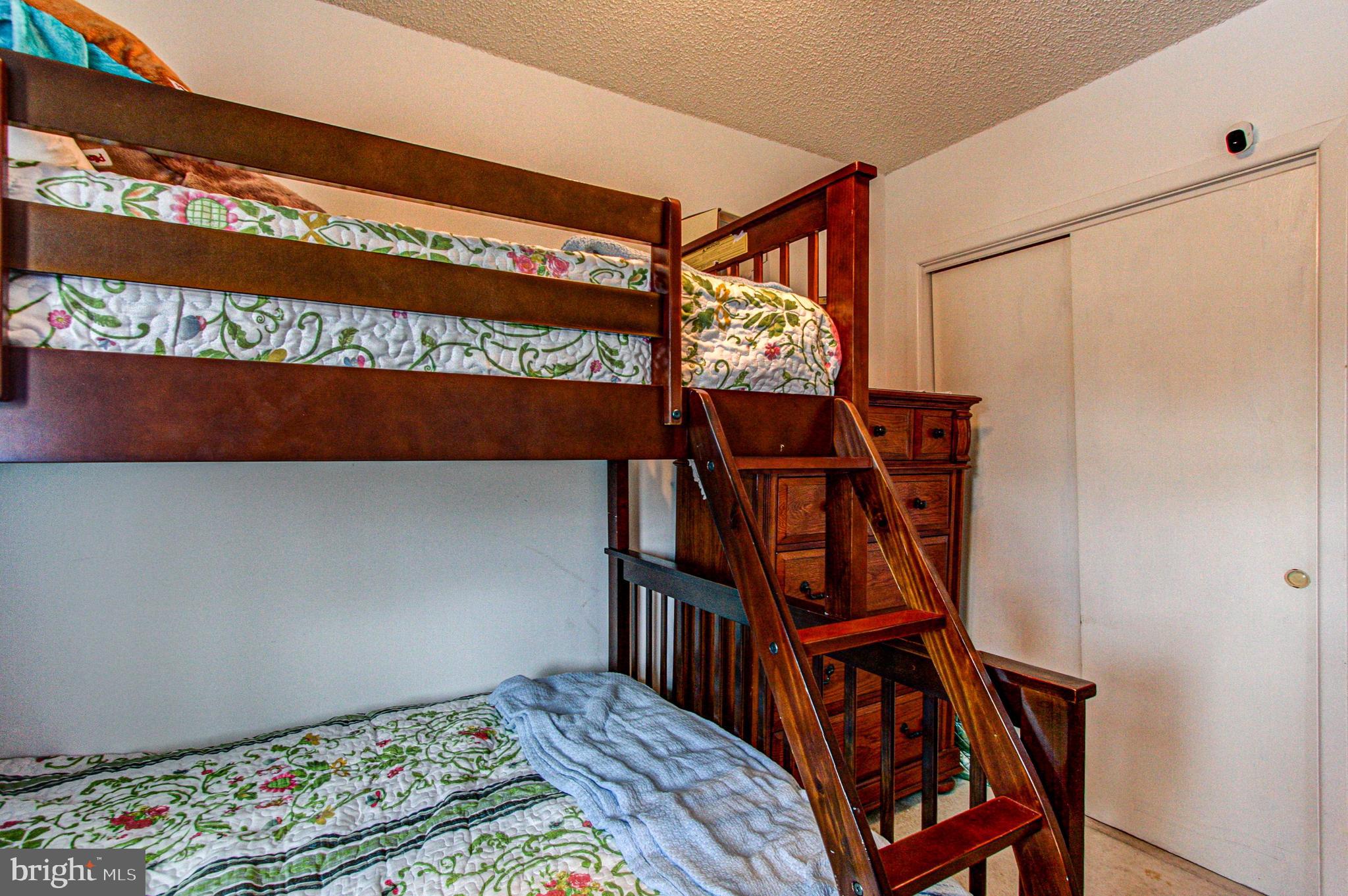 FOX CHASE - Residential