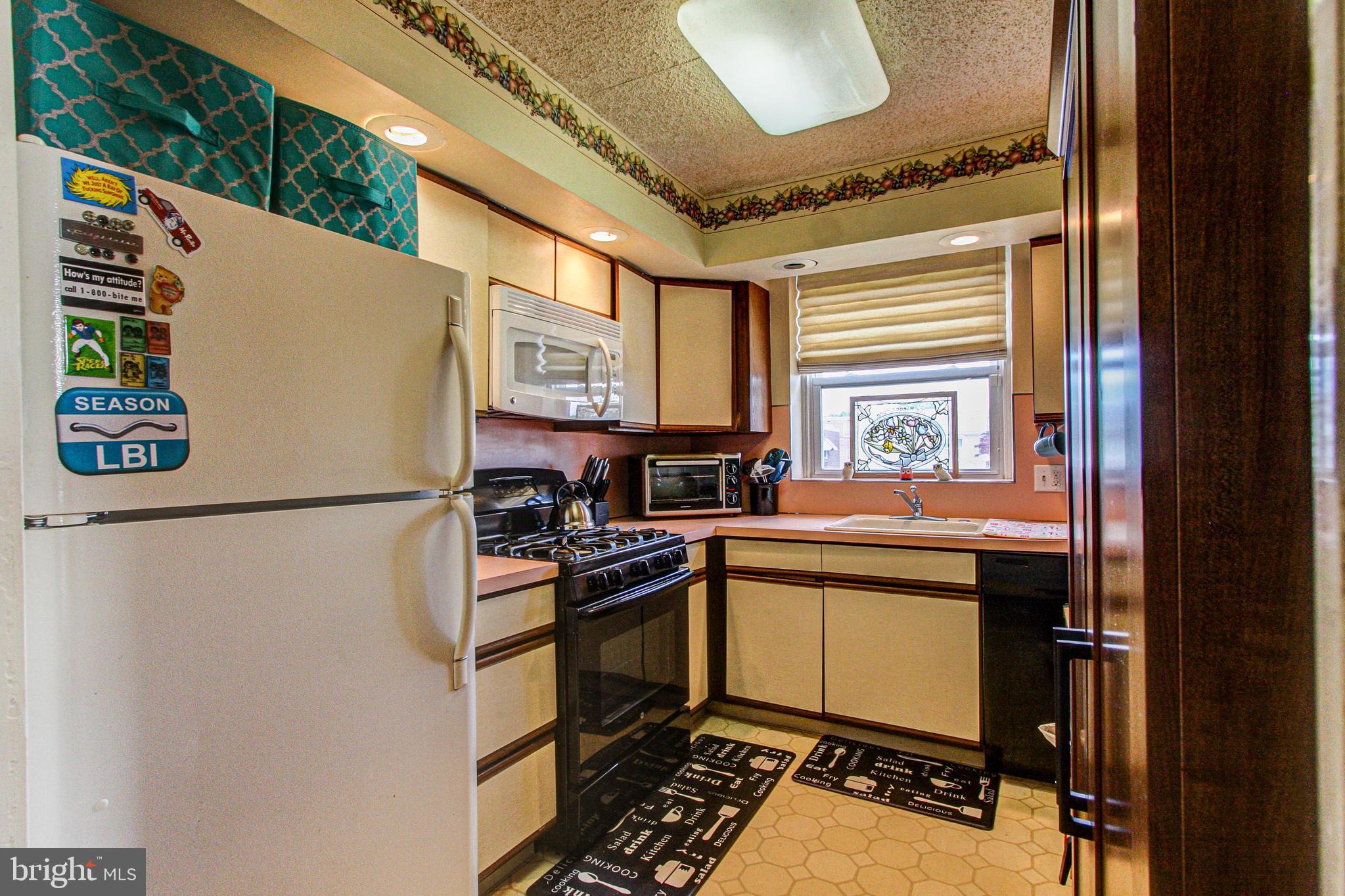 FOX CHASE - Residential