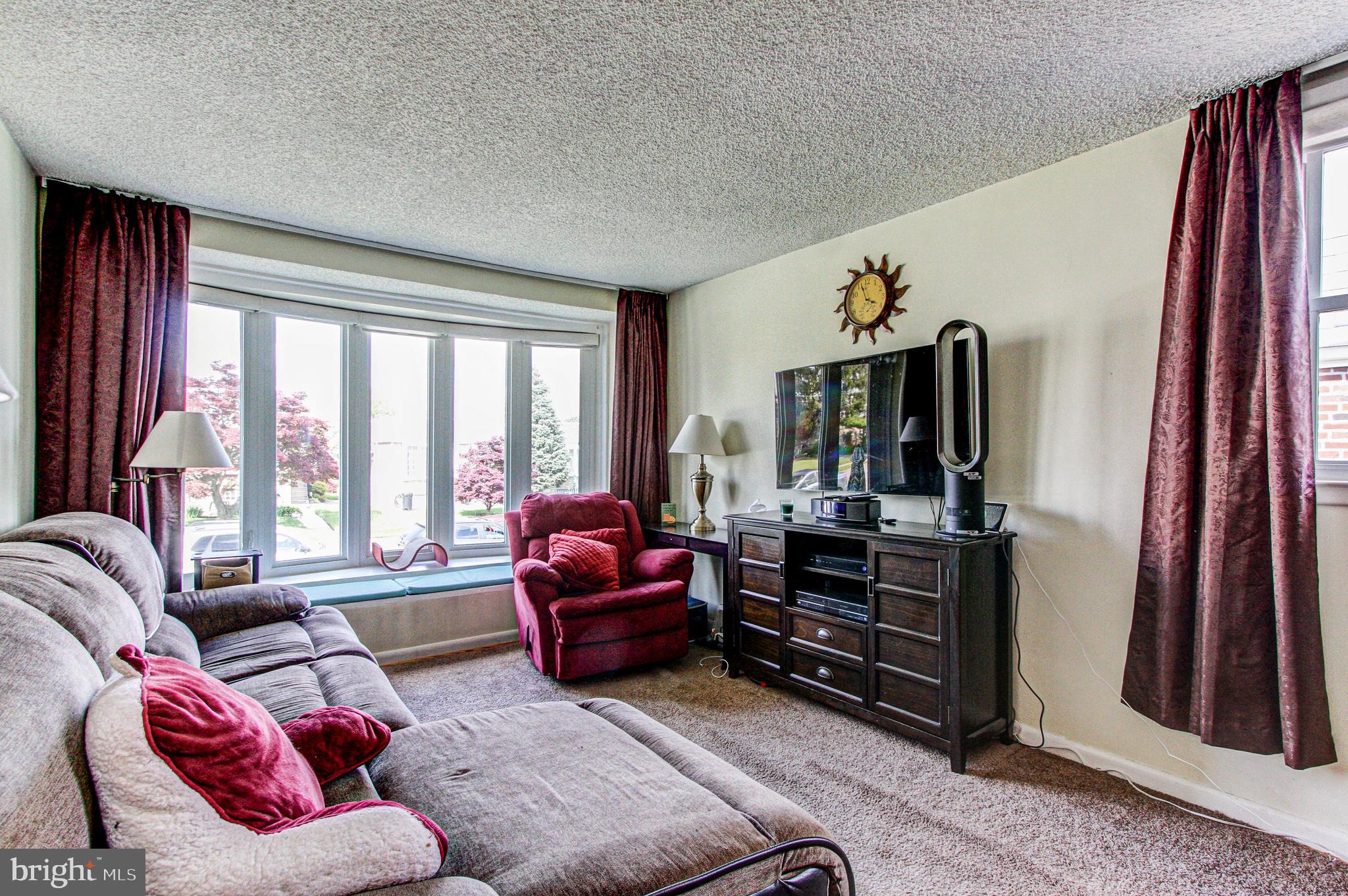 FOX CHASE - Residential