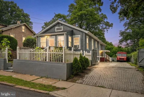 4512 31st Street, Mount Rainier, MD 20712 - #: MDPG2203804