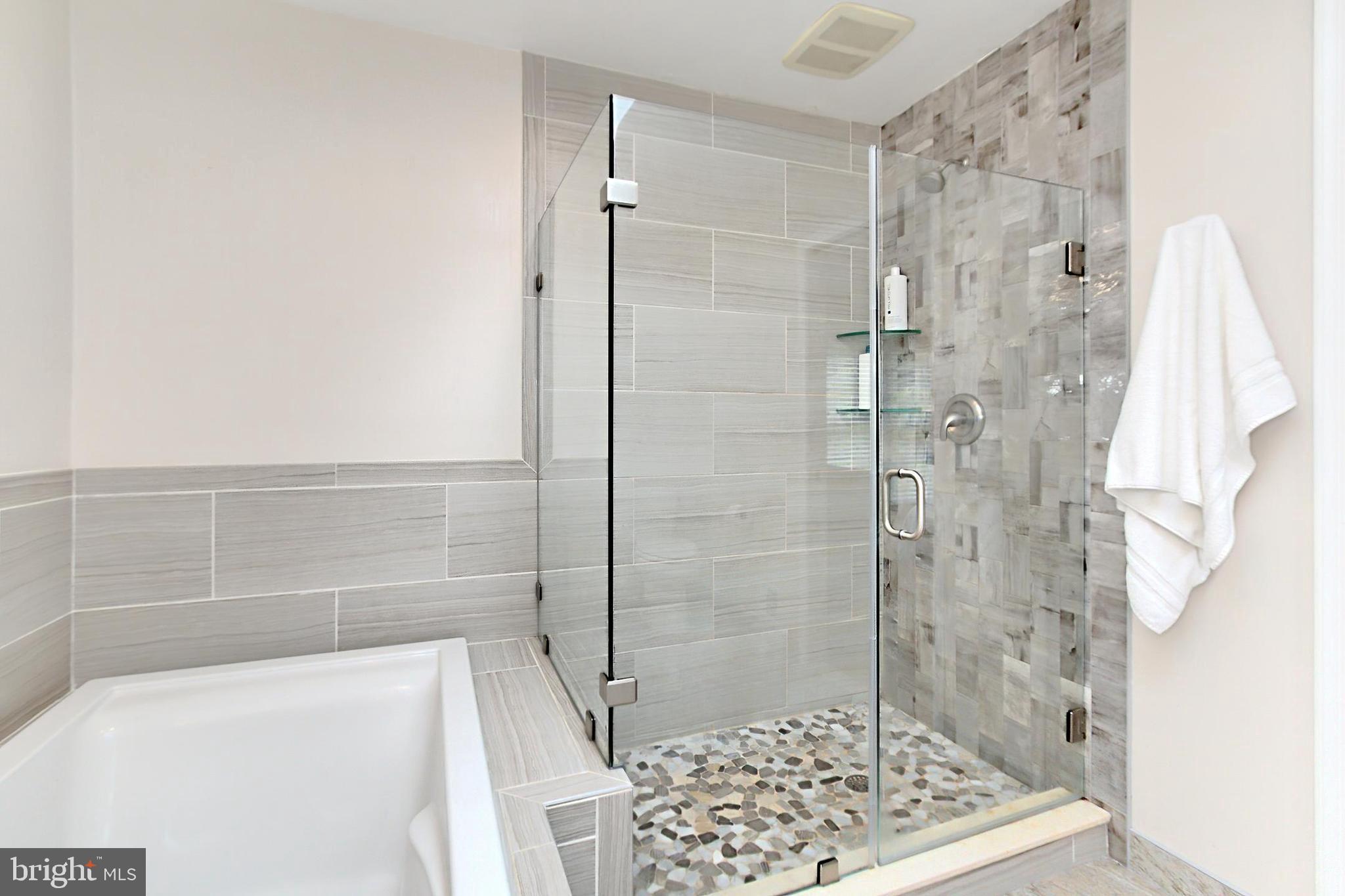 OLDE OAK RIDGE - Residential