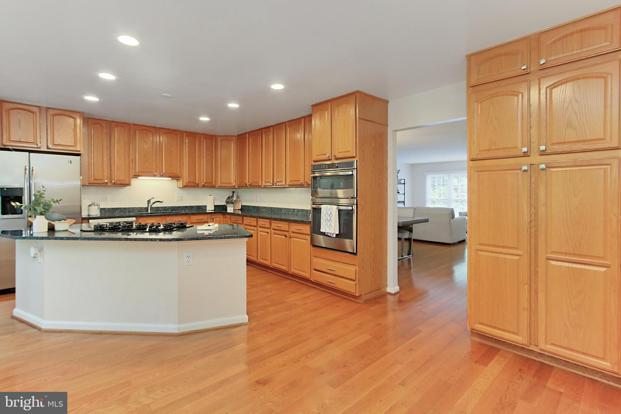 OLDE OAK RIDGE - Residential