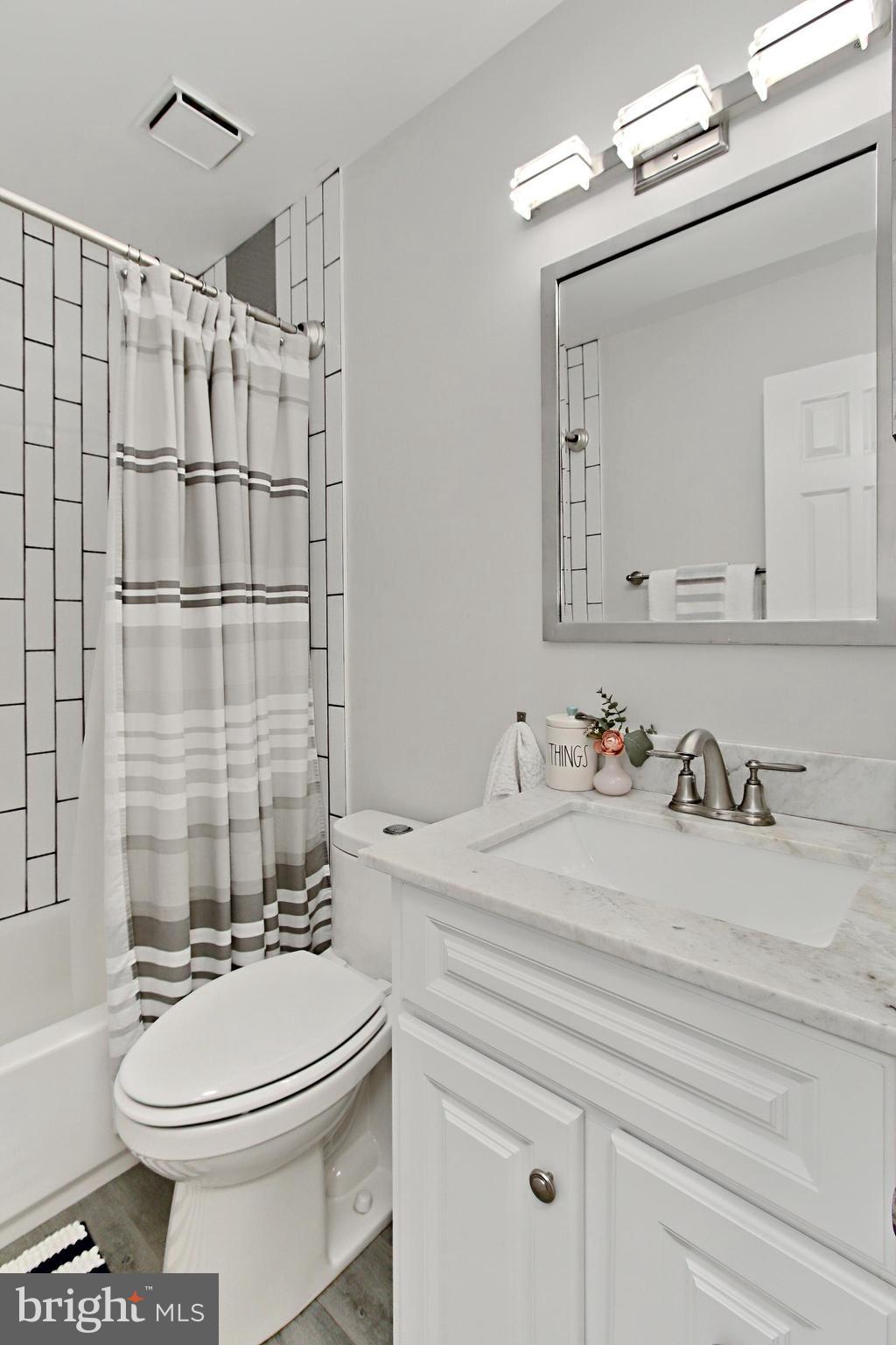 OLDE OAK RIDGE - Residential