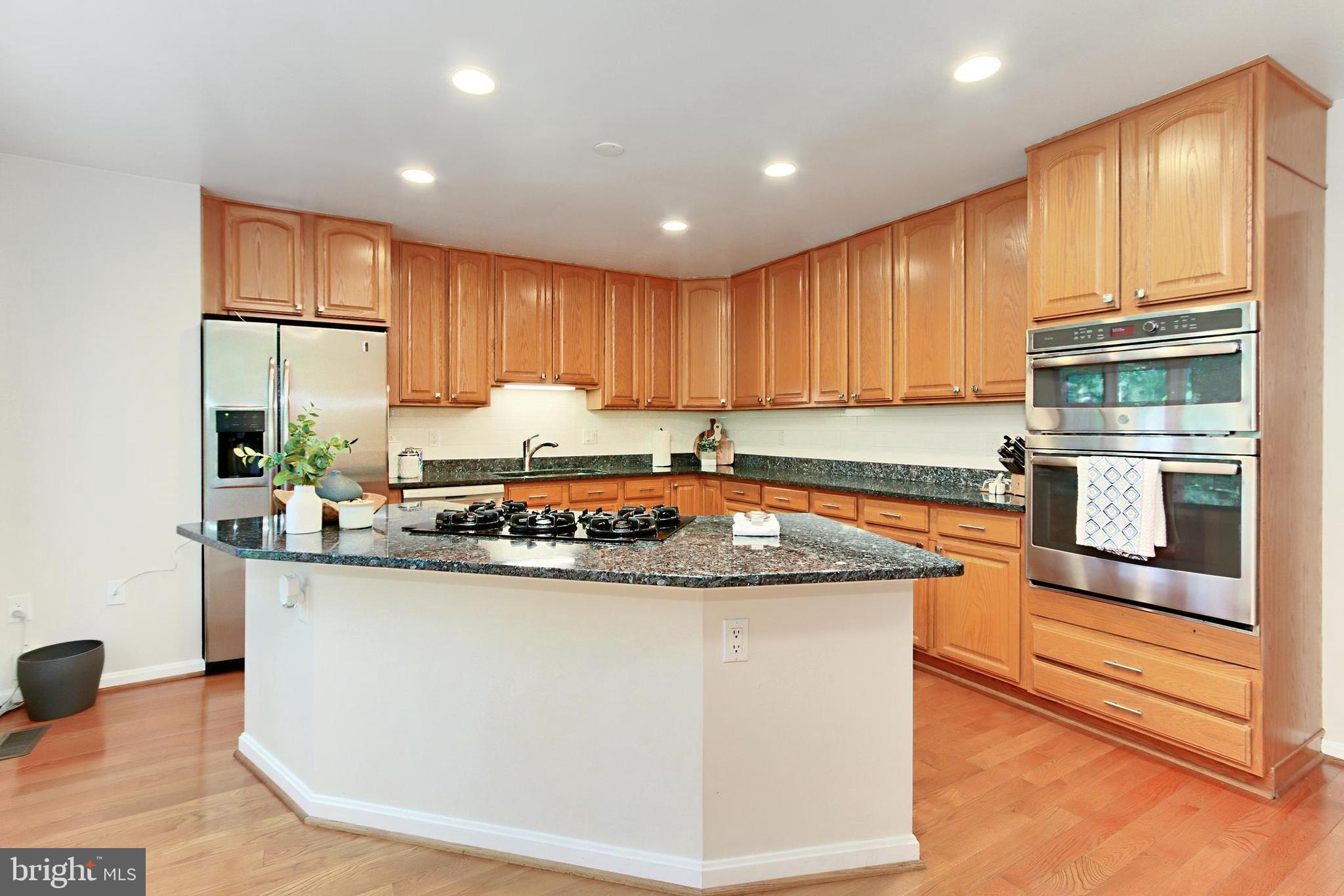 OLDE OAK RIDGE - Residential