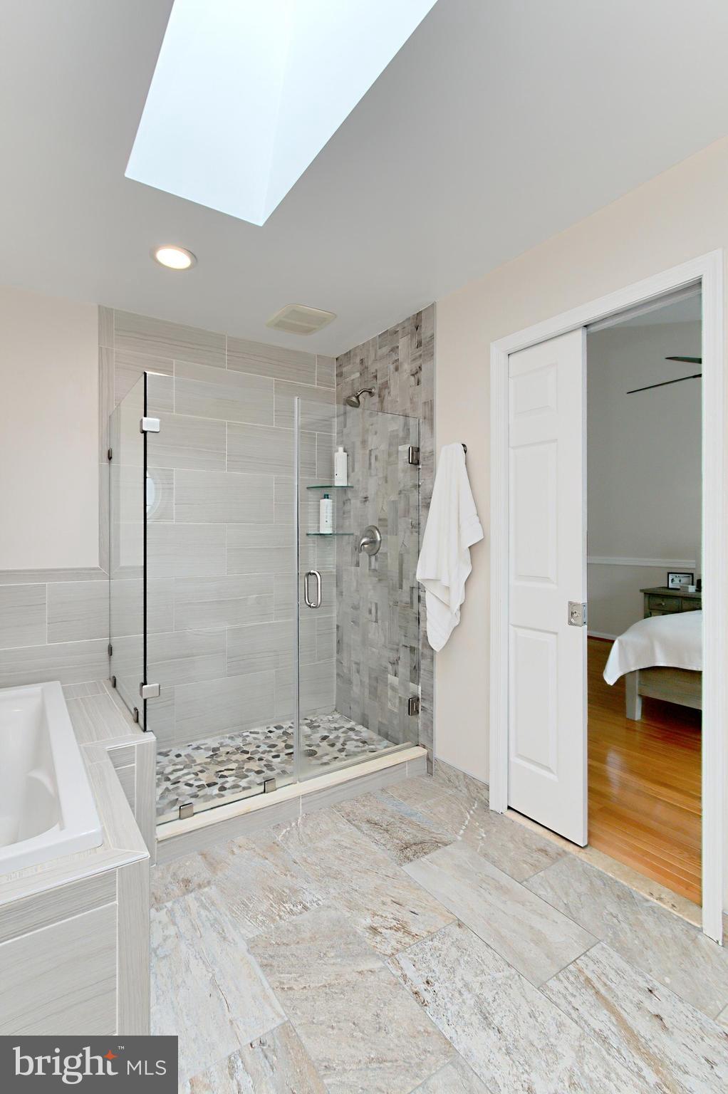 OLDE OAK RIDGE - Residential